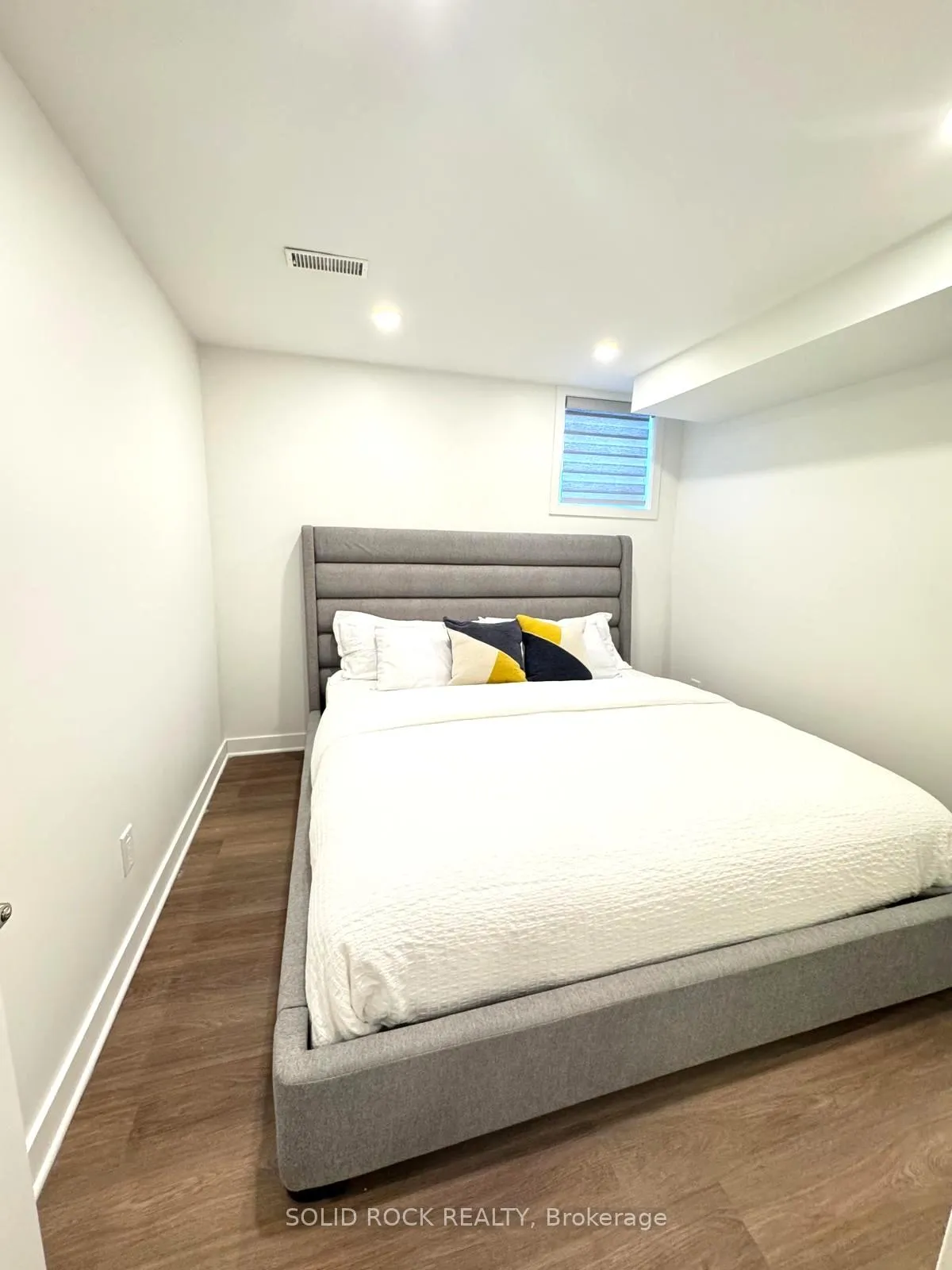 Photo 8 of Unit B, 1117 Apolune Street, Ottawa, Barrhaven - Half Moon Bay — HOMEH