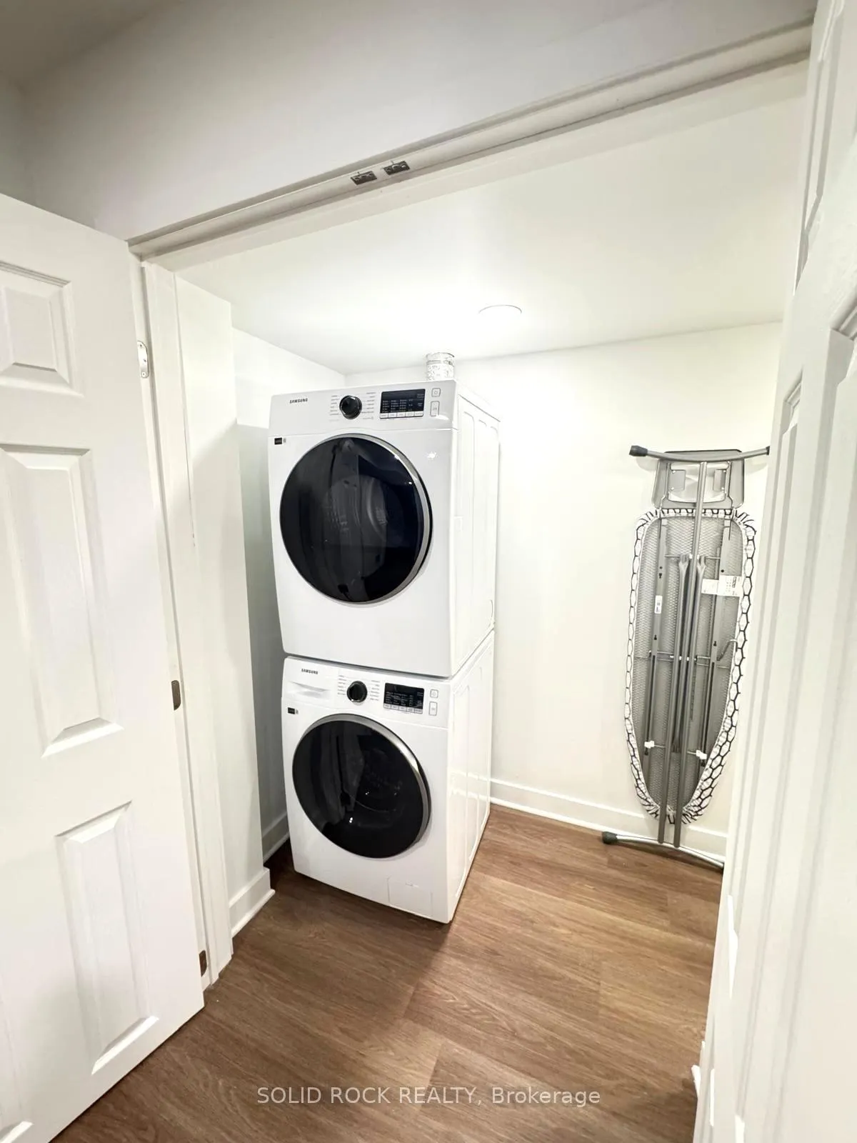 Photo 9 of Unit B, 1117 Apolune Street, Ottawa, Barrhaven - Half Moon Bay — HOMEH