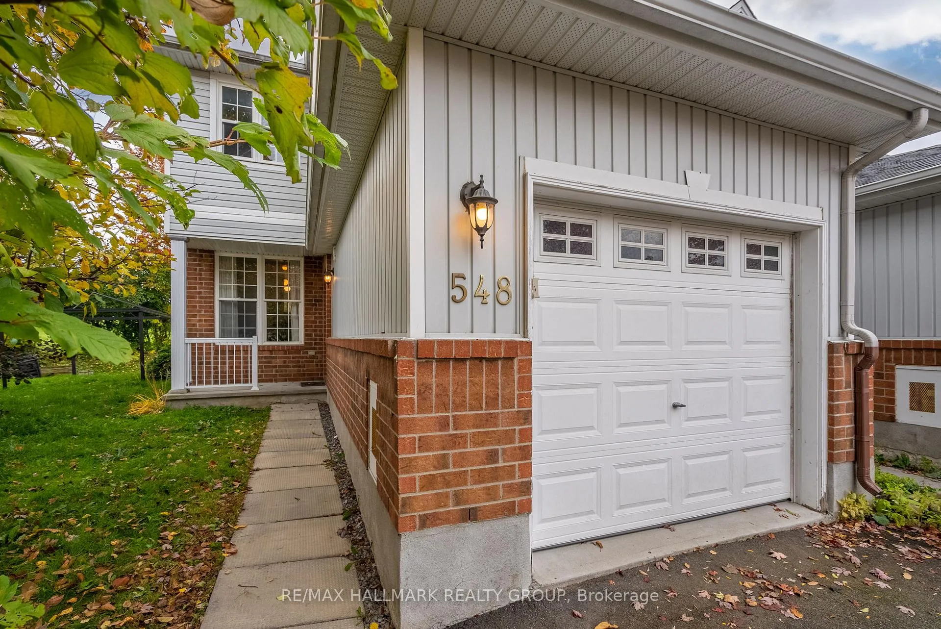 Photo 3 of 548 Aberfoyle Circle, Ottawa, Kanata - Morgan's Grant/South March — HOMEH