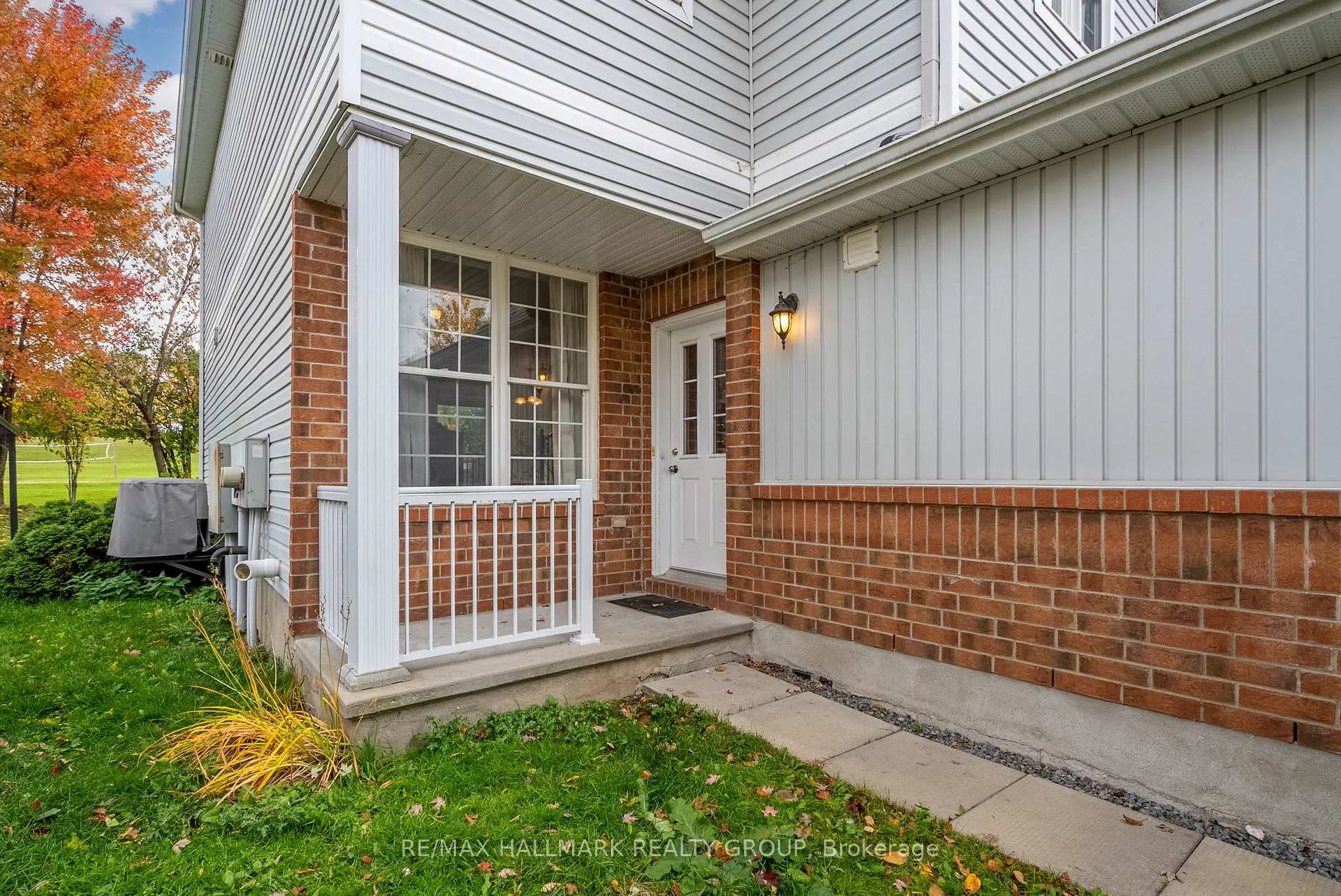 Photo 4 of 548 Aberfoyle Circle, Ottawa, Kanata - Morgan's Grant/South March — HOMEH