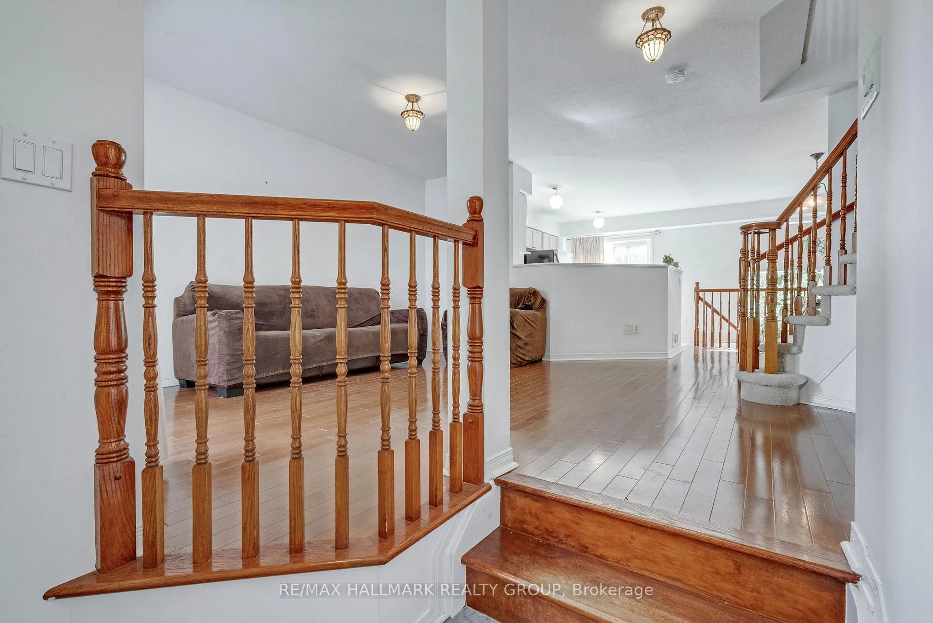 Photo 6 of 548 Aberfoyle Circle, Ottawa, Kanata - Morgan's Grant/South March — HOMEH