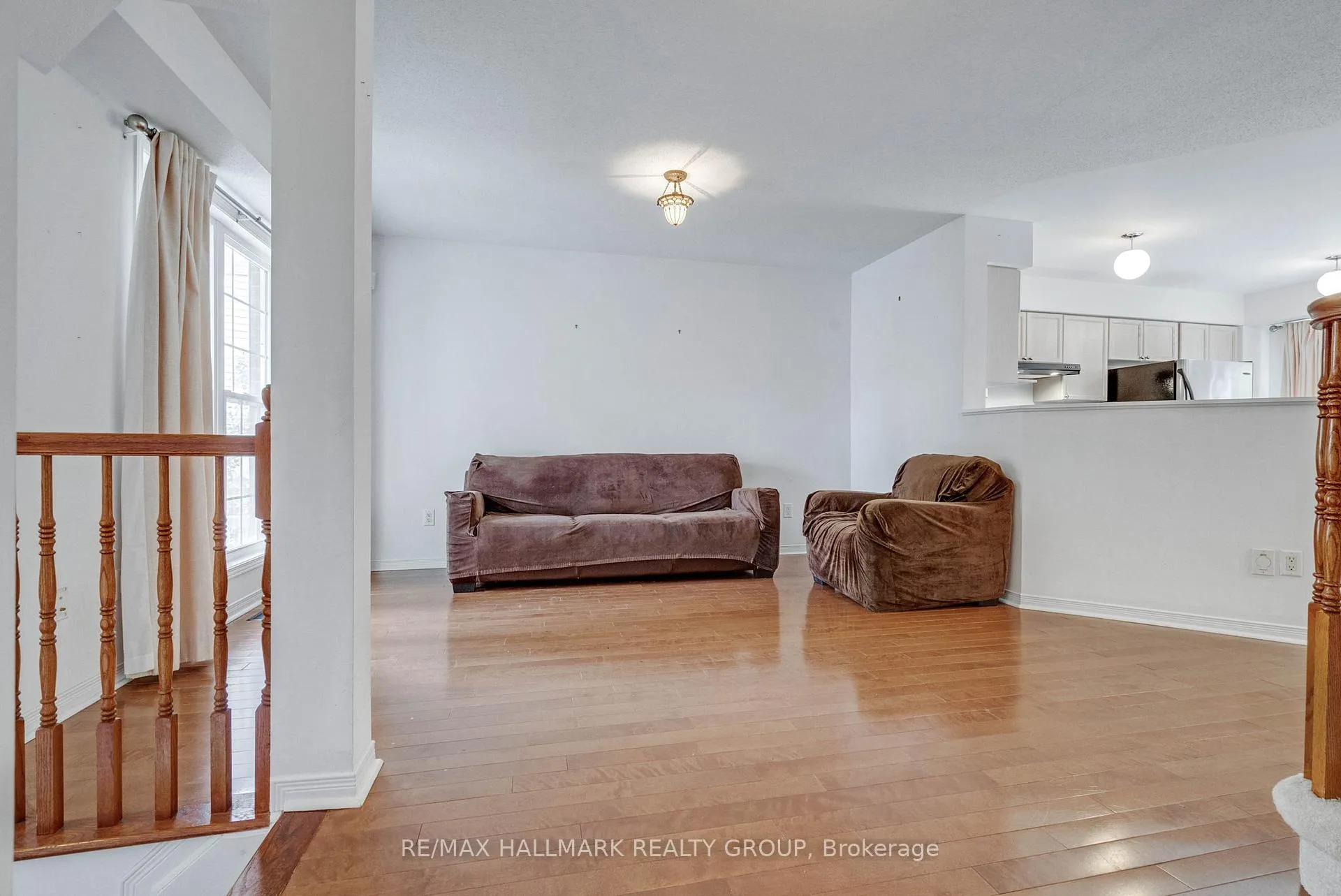 Photo 8 of 548 Aberfoyle Circle, Ottawa, Kanata - Morgan's Grant/South March — HOMEH