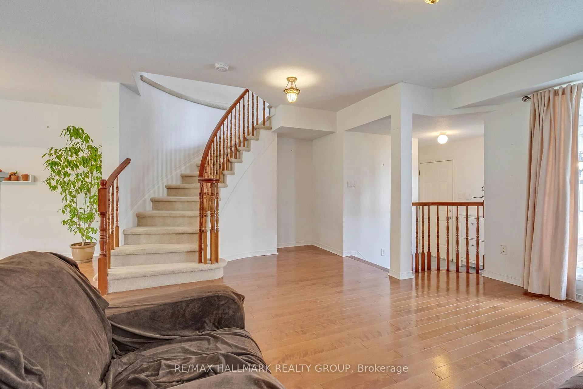 Photo 11 of 548 Aberfoyle Circle, Ottawa, Kanata - Morgan's Grant/South March — HOMEH