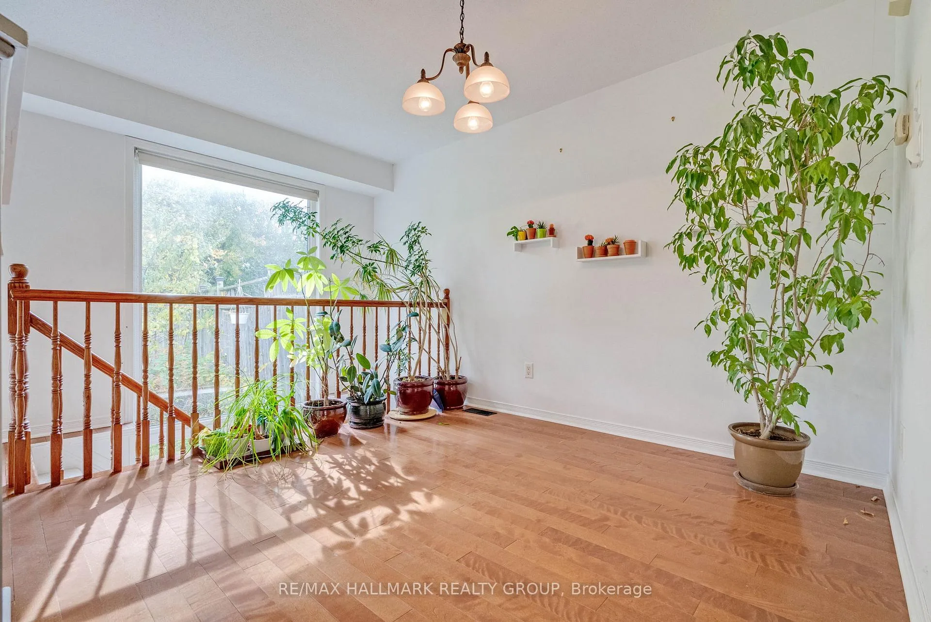 Photo 12 of 548 Aberfoyle Circle, Ottawa, Kanata - Morgan's Grant/South March — HOMEH