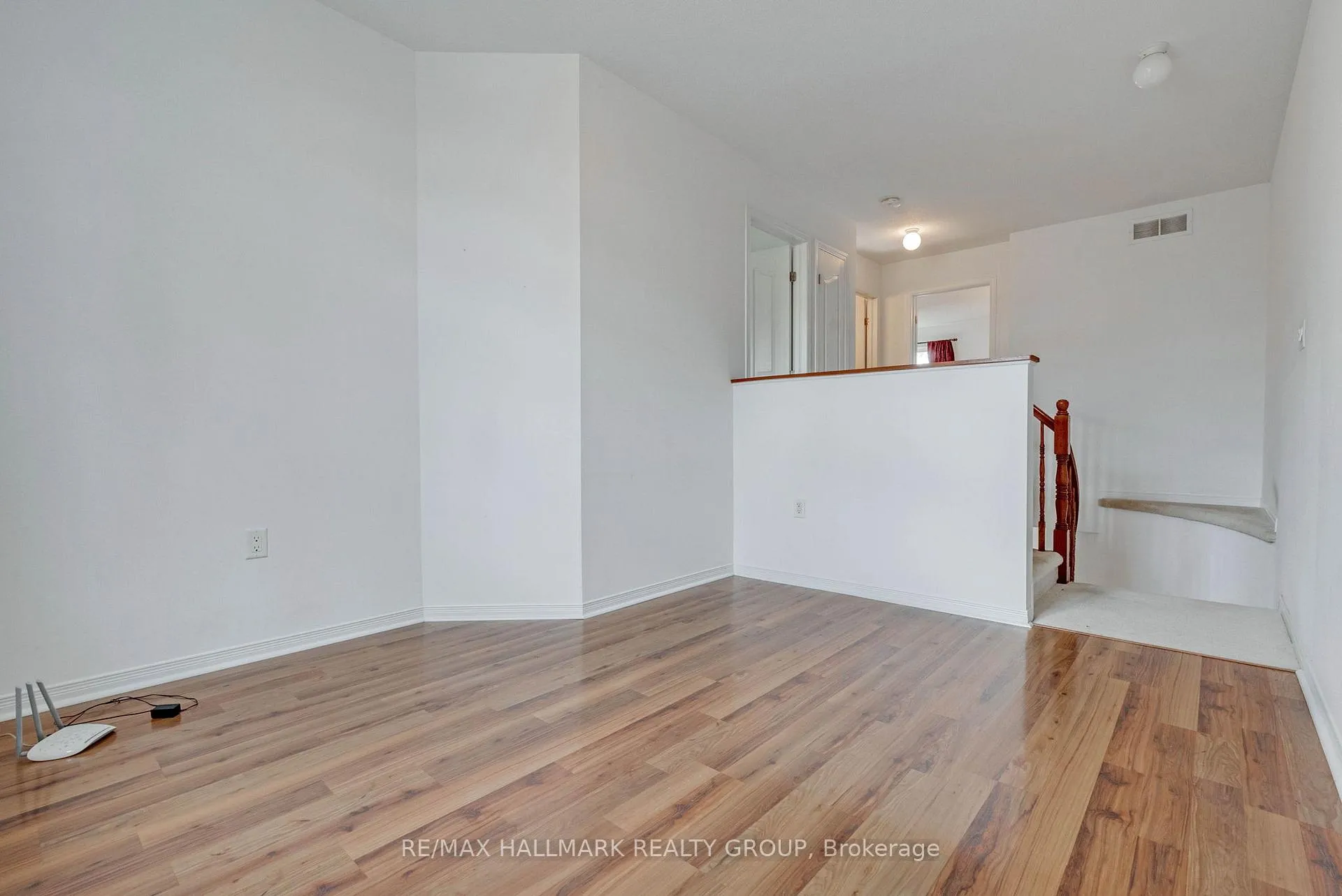 Photo 21 of 548 Aberfoyle Circle, Ottawa, Kanata - Morgan's Grant/South March — HOMEH