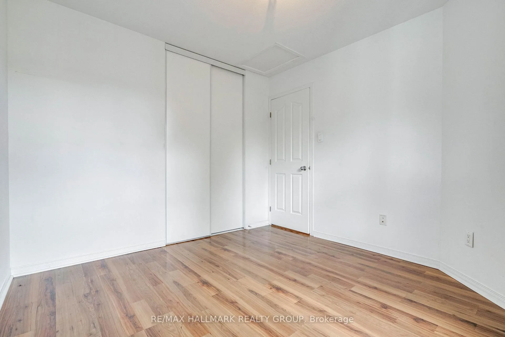Photo 28 of 548 Aberfoyle Circle, Ottawa, Kanata - Morgan's Grant/South March — HOMEH