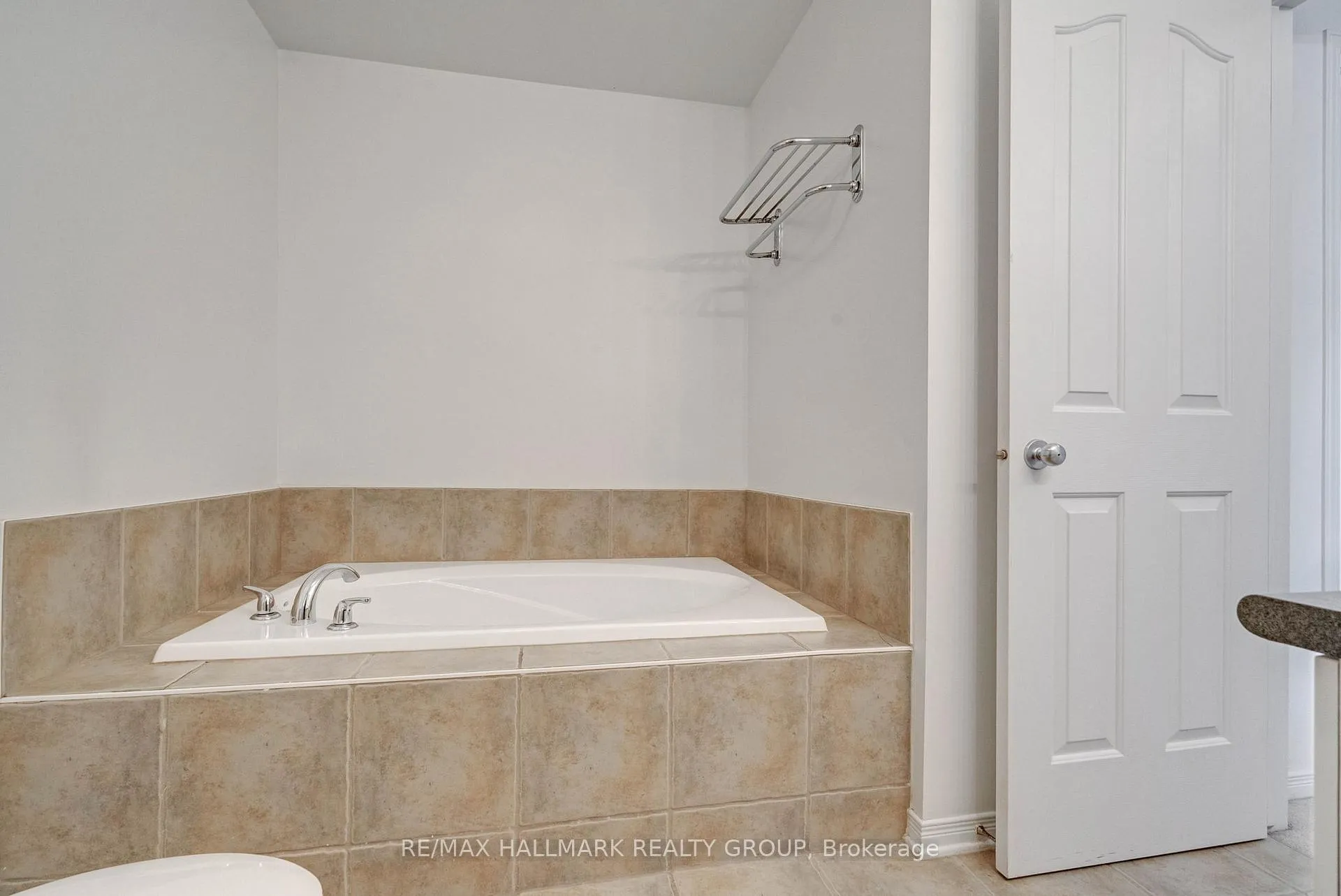 Photo 30 of 548 Aberfoyle Circle, Ottawa, Kanata - Morgan's Grant/South March — HOMEH