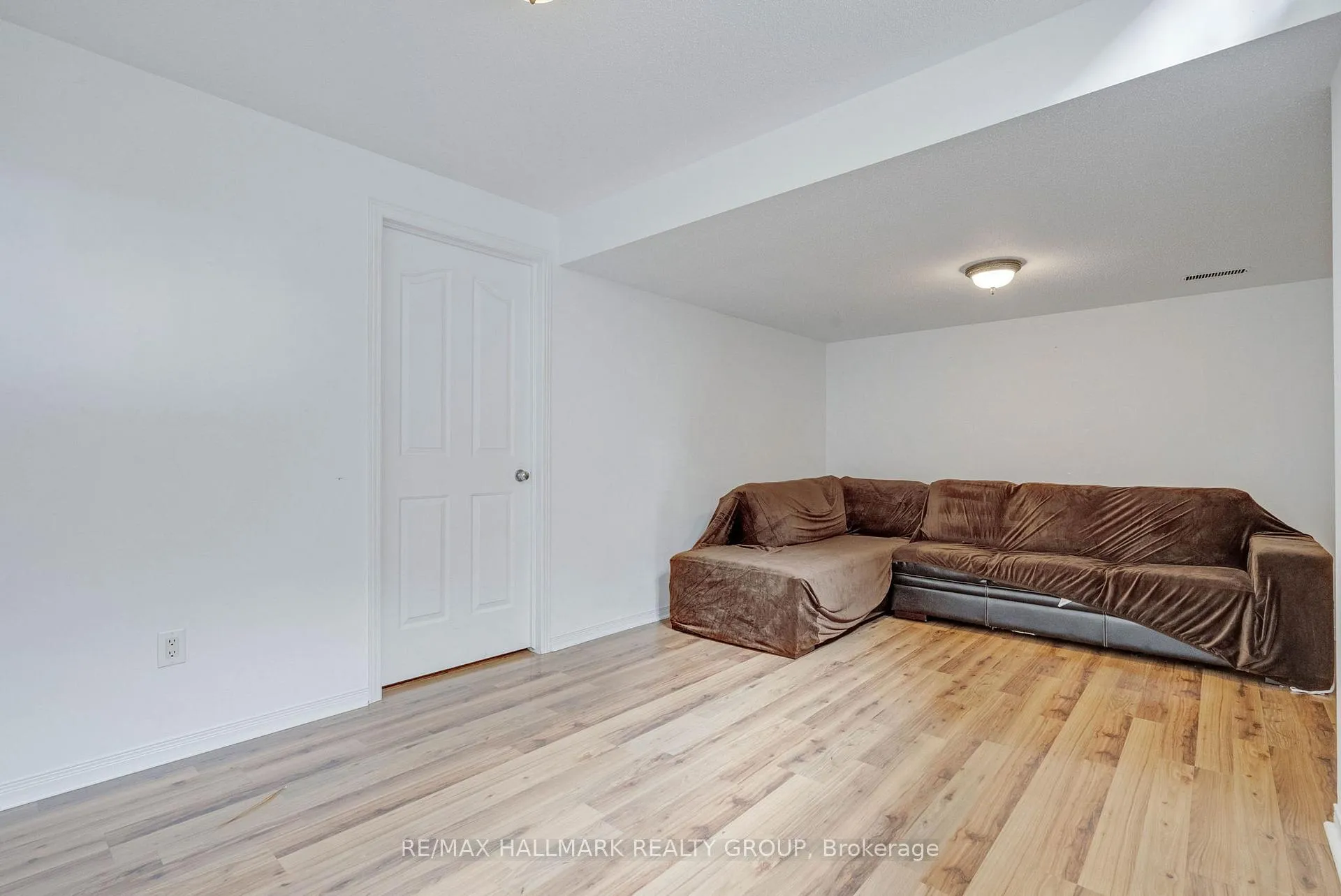 Photo 32 of 548 Aberfoyle Circle, Ottawa, Kanata - Morgan's Grant/South March — HOMEH