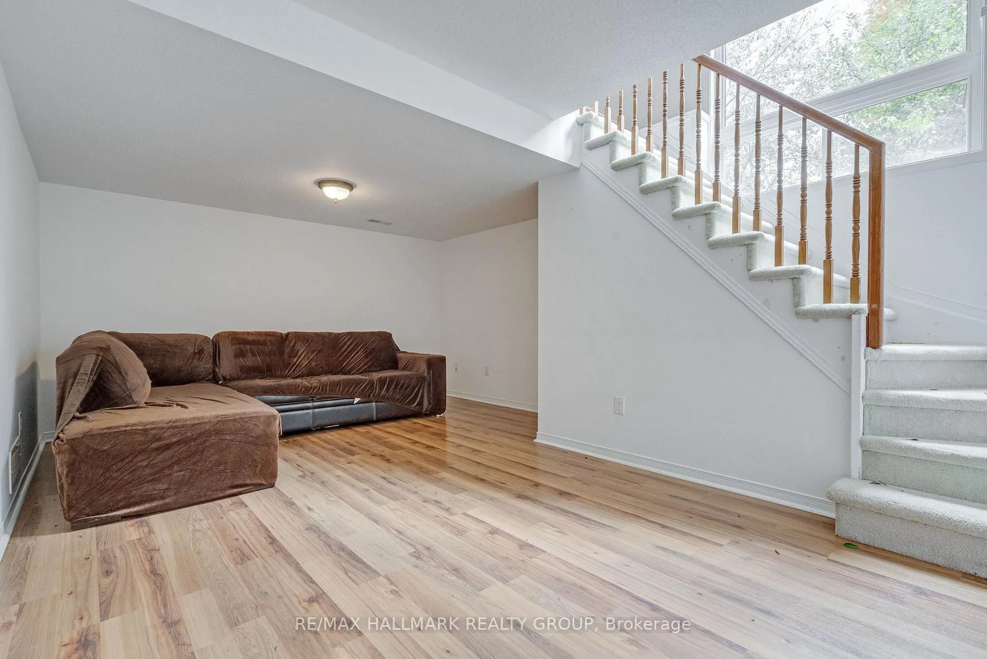 Photo 33 of 548 Aberfoyle Circle, Ottawa, Kanata - Morgan's Grant/South March — HOMEH
