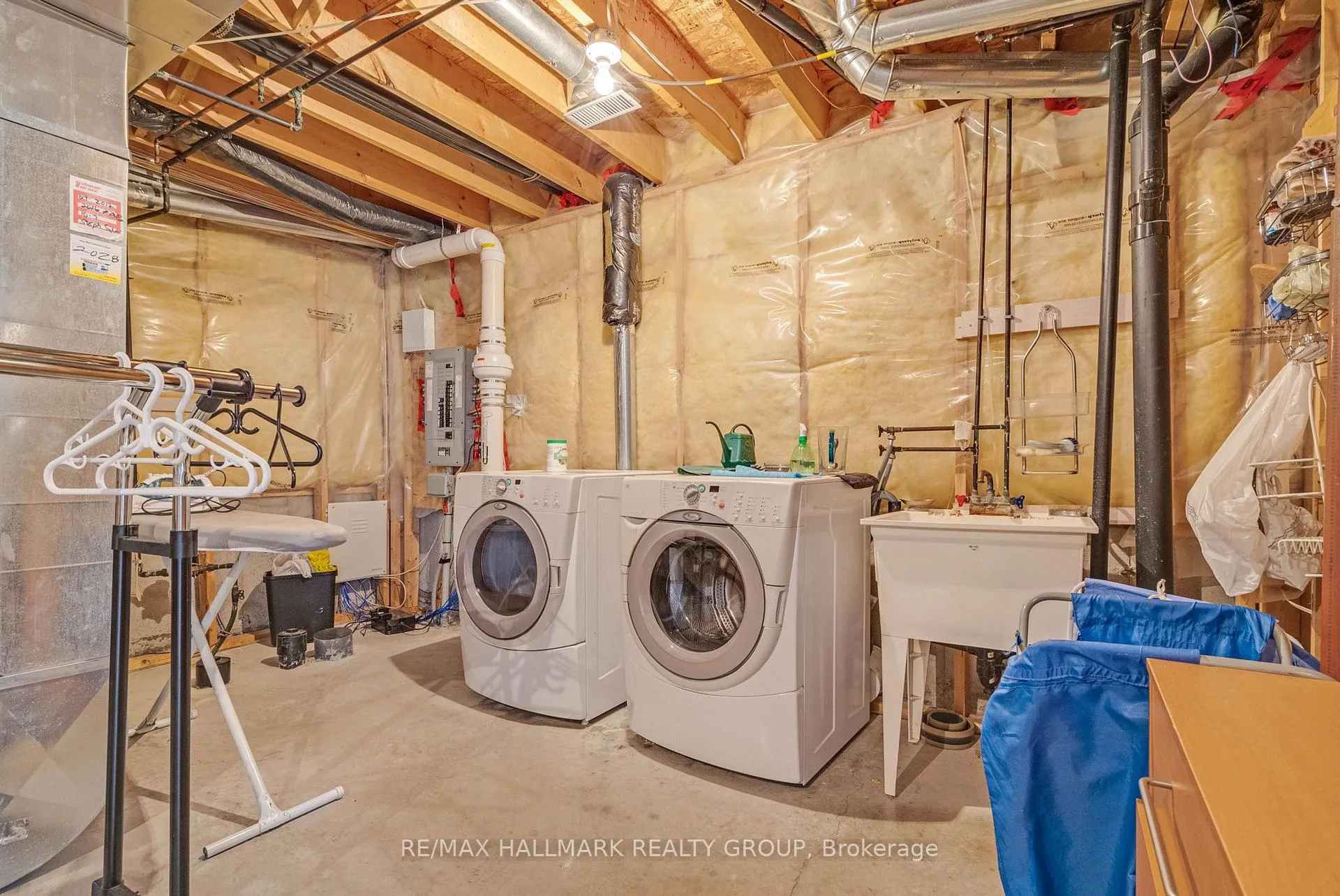 Photo 35 of 548 Aberfoyle Circle, Ottawa, Kanata - Morgan's Grant/South March — HOMEH