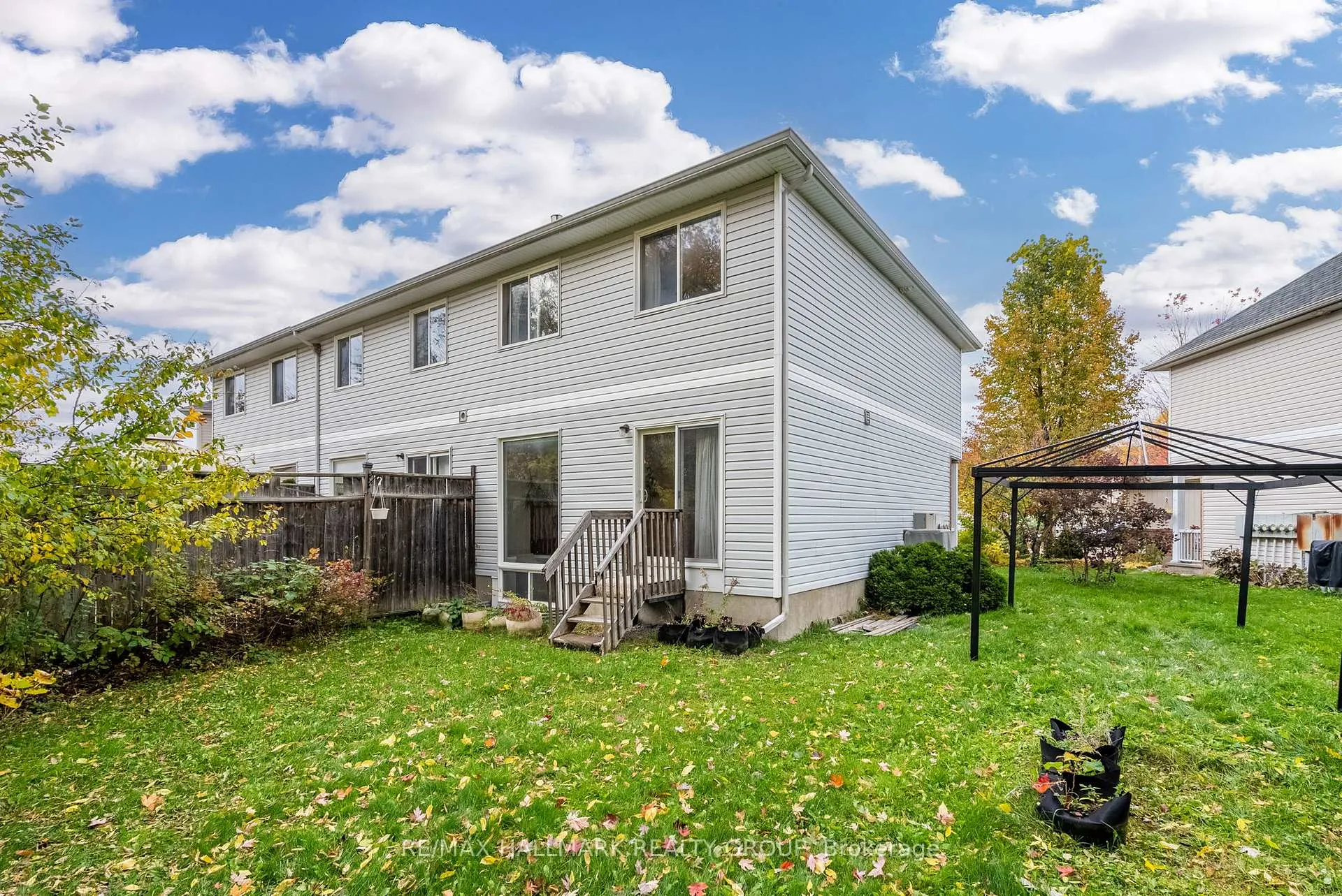 Photo 37 of 548 Aberfoyle Circle, Ottawa, Kanata - Morgan's Grant/South March — HOMEH