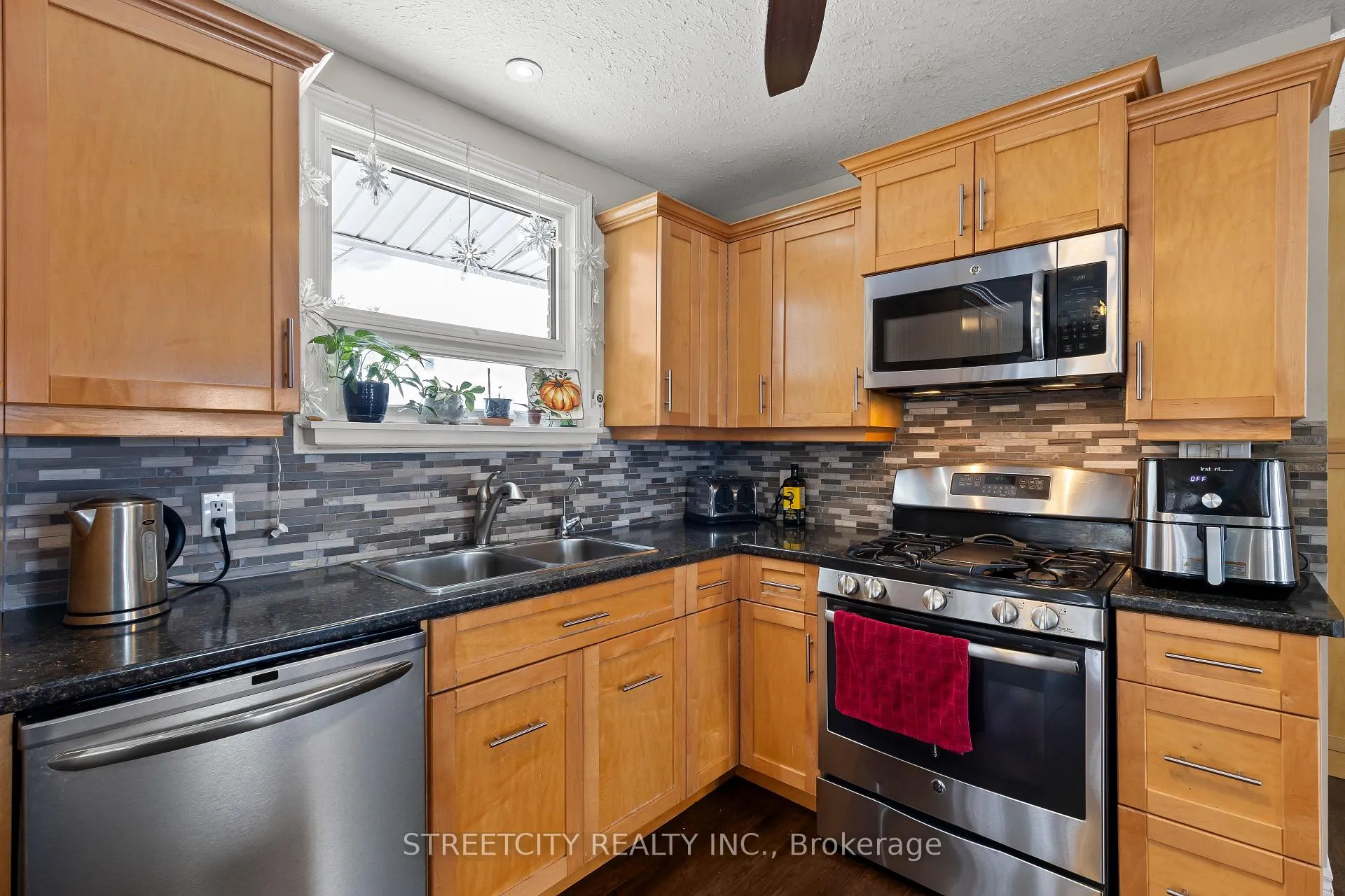 Photo 8 of 2632 Catherine Street, Thames Centre, Rural Thames Centre — HOMEH