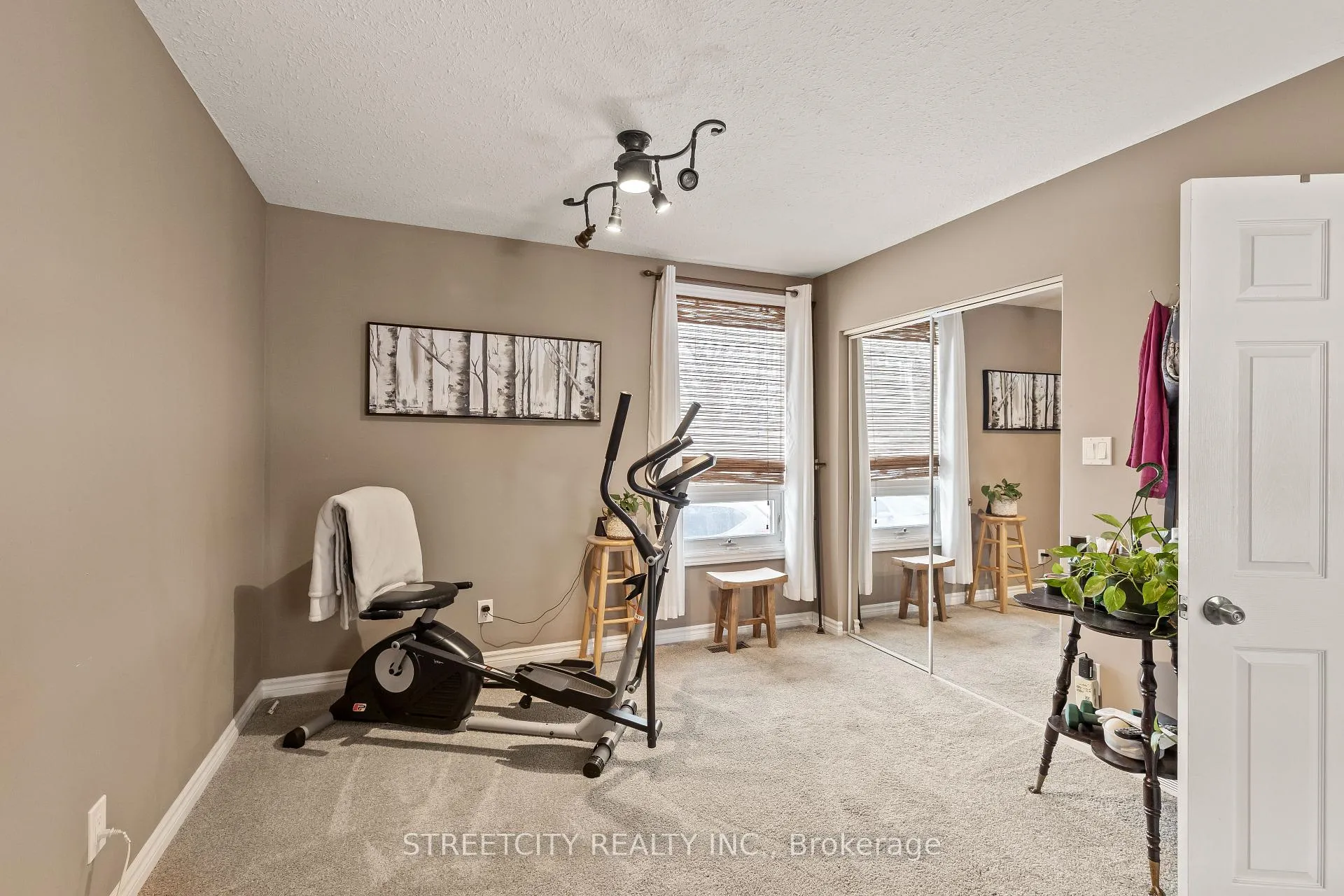 Photo 13 of 2632 Catherine Street, Thames Centre, Rural Thames Centre — HOMEH