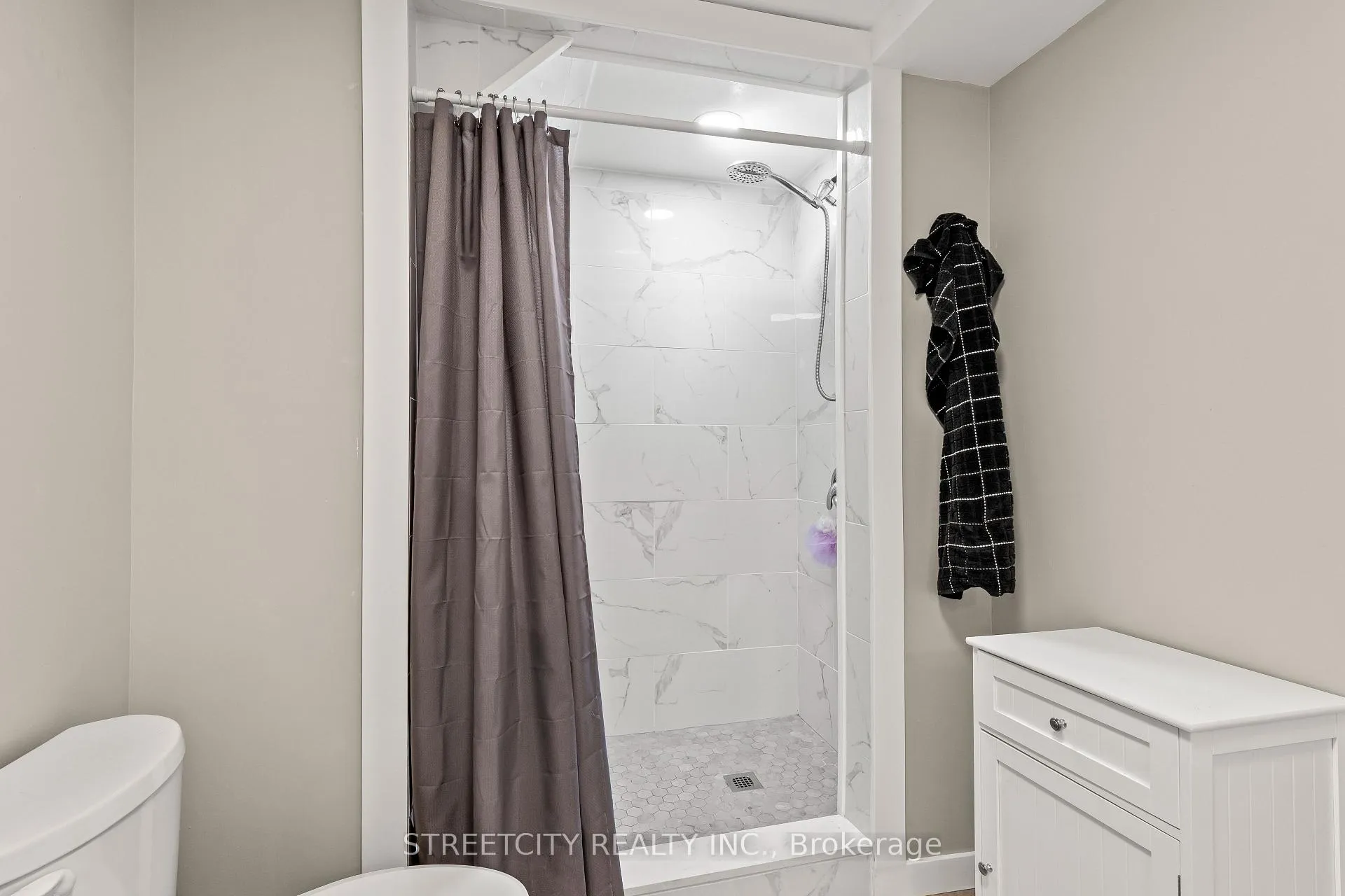 Photo 20 of 2632 Catherine Street, Thames Centre, Rural Thames Centre — HOMEH