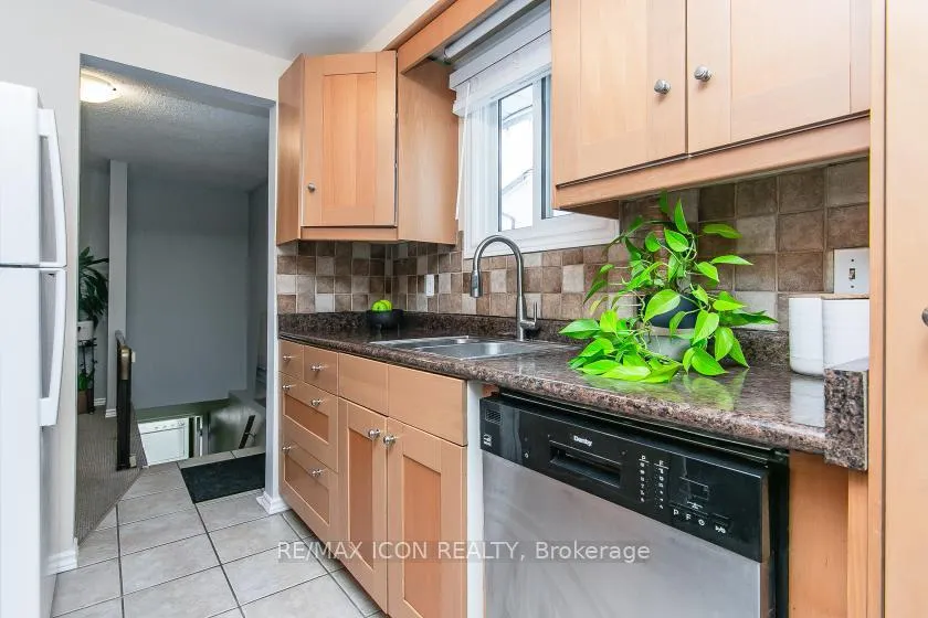 Photo 6 of 528 Whitelaw Road, Guelph, Willow West/Sugarbush/West Acres — HOMEH