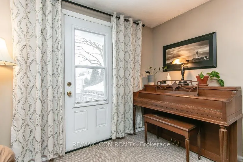 Photo 12 of 528 Whitelaw Road, Guelph, Willow West/Sugarbush/West Acres — HOMEH