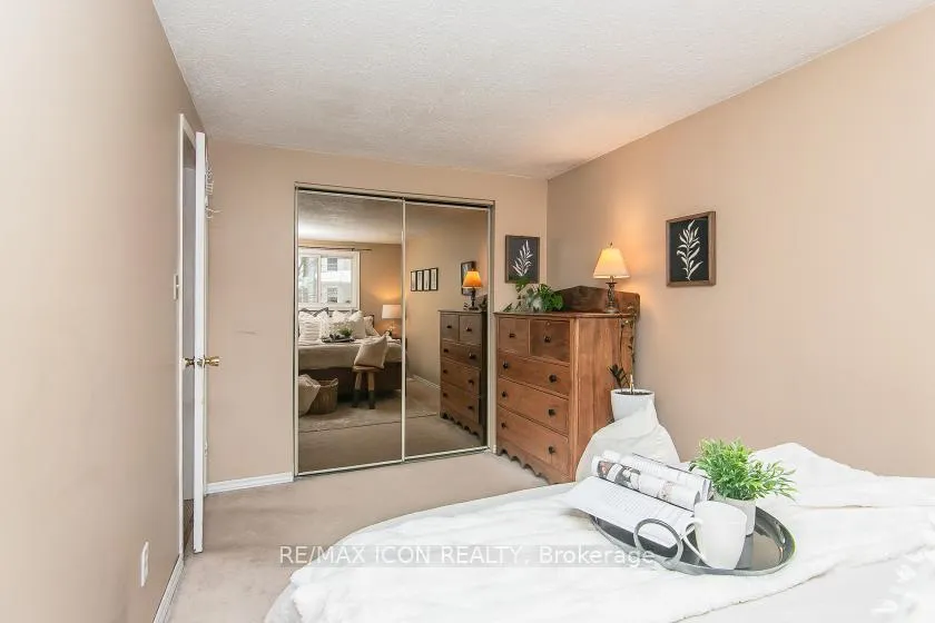 Photo 15 of 528 Whitelaw Road, Guelph, Willow West/Sugarbush/West Acres — HOMEH
