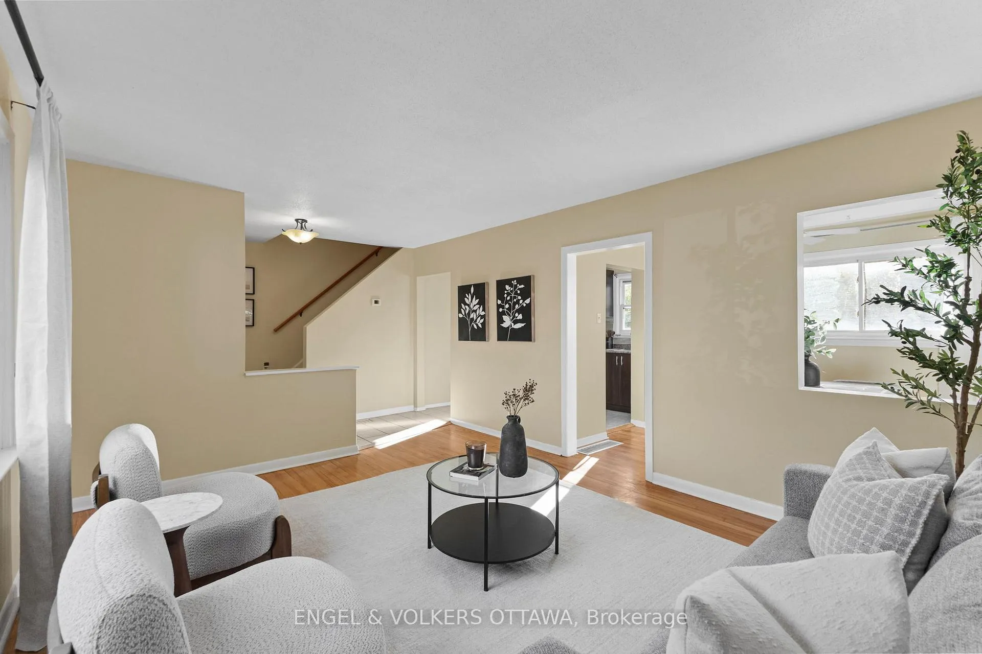 Photo 7 of 838 Borthwick Avenue, Ottawa, Castle Heights/Rideau High — HOMEH