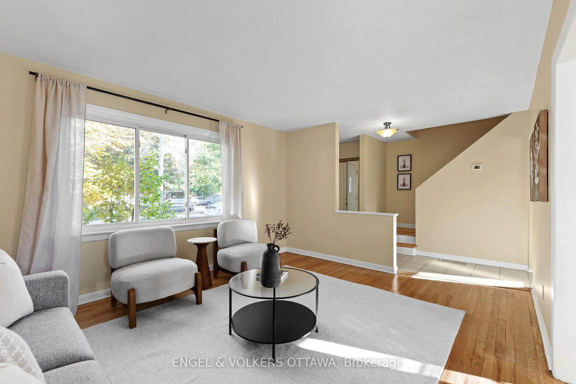 Photo 8 of 838 Borthwick Avenue, Ottawa, Castle Heights/Rideau High — HOMEH