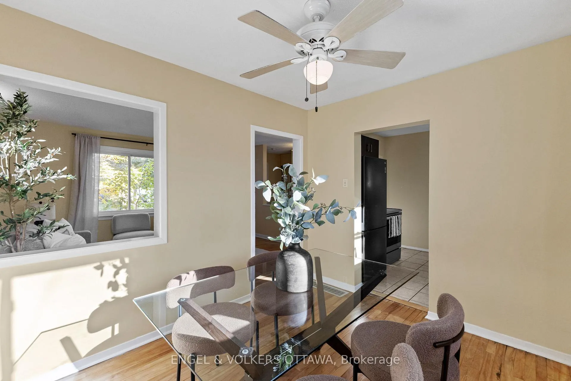 Photo 13 of 838 Borthwick Avenue, Ottawa, Castle Heights/Rideau High — HOMEH