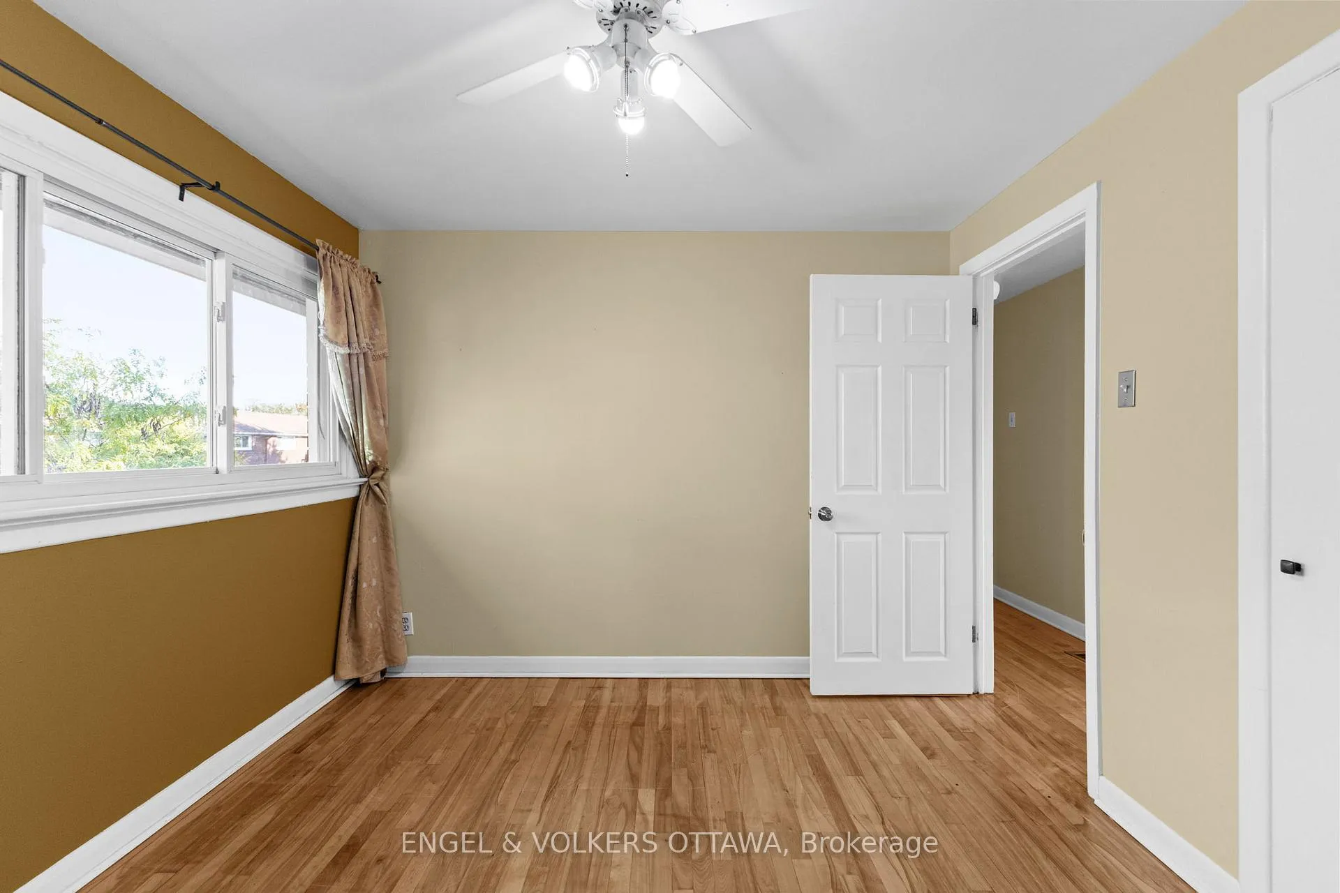 Photo 22 of 838 Borthwick Avenue, Ottawa, Castle Heights/Rideau High — HOMEH