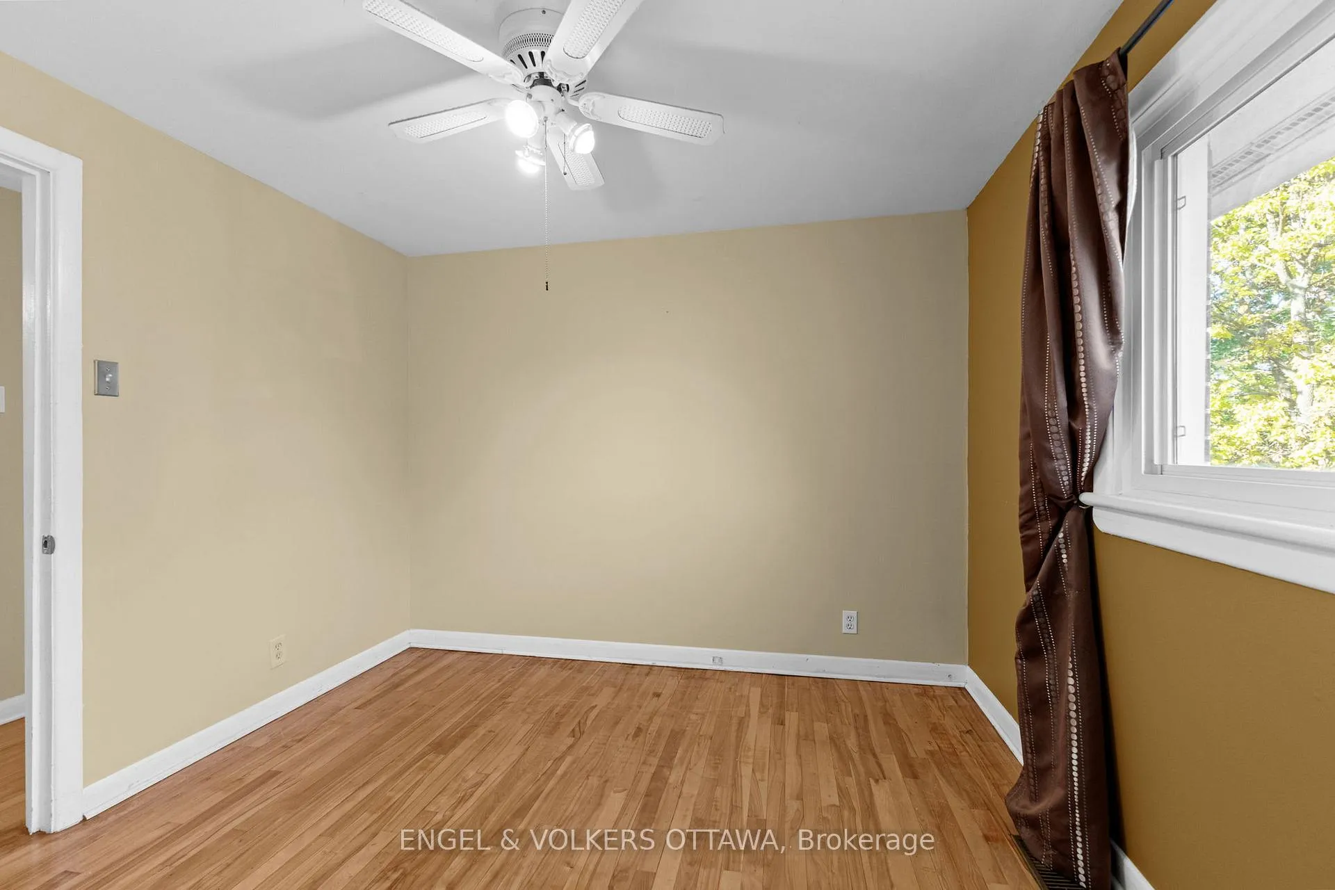 Photo 25 of 838 Borthwick Avenue, Ottawa, Castle Heights/Rideau High — HOMEH