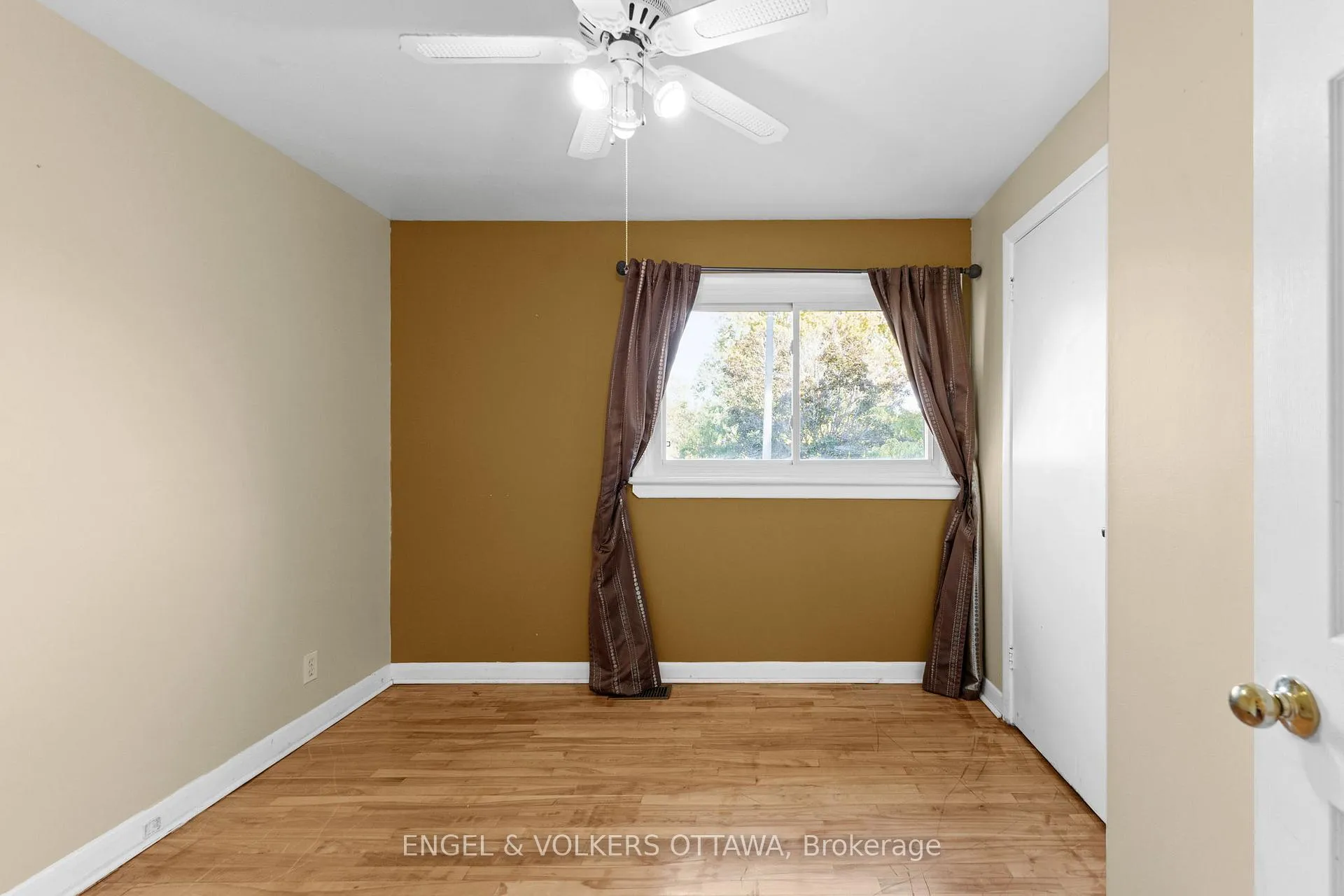 Photo 26 of 838 Borthwick Avenue, Ottawa, Castle Heights/Rideau High — HOMEH