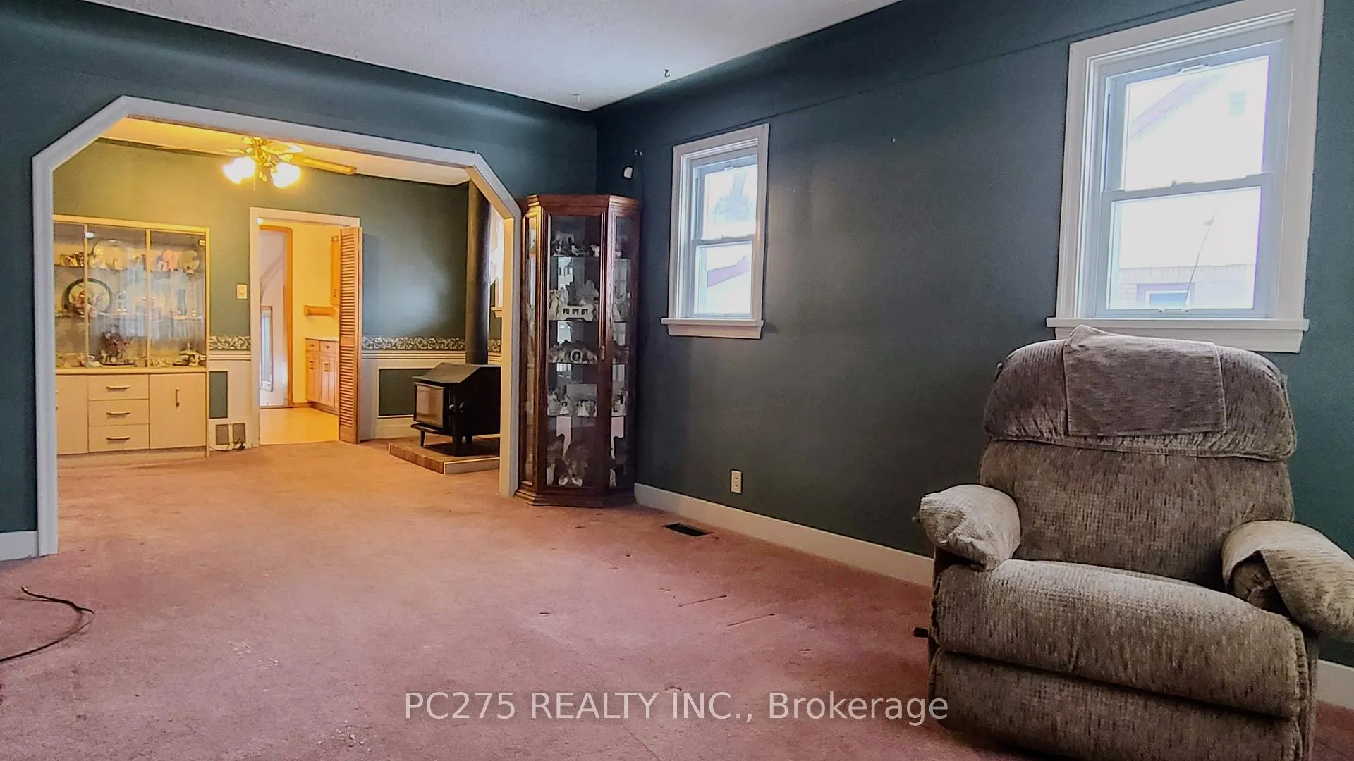 Photo 3 of 1531 Howland Avenue, London, East H — HOMEH