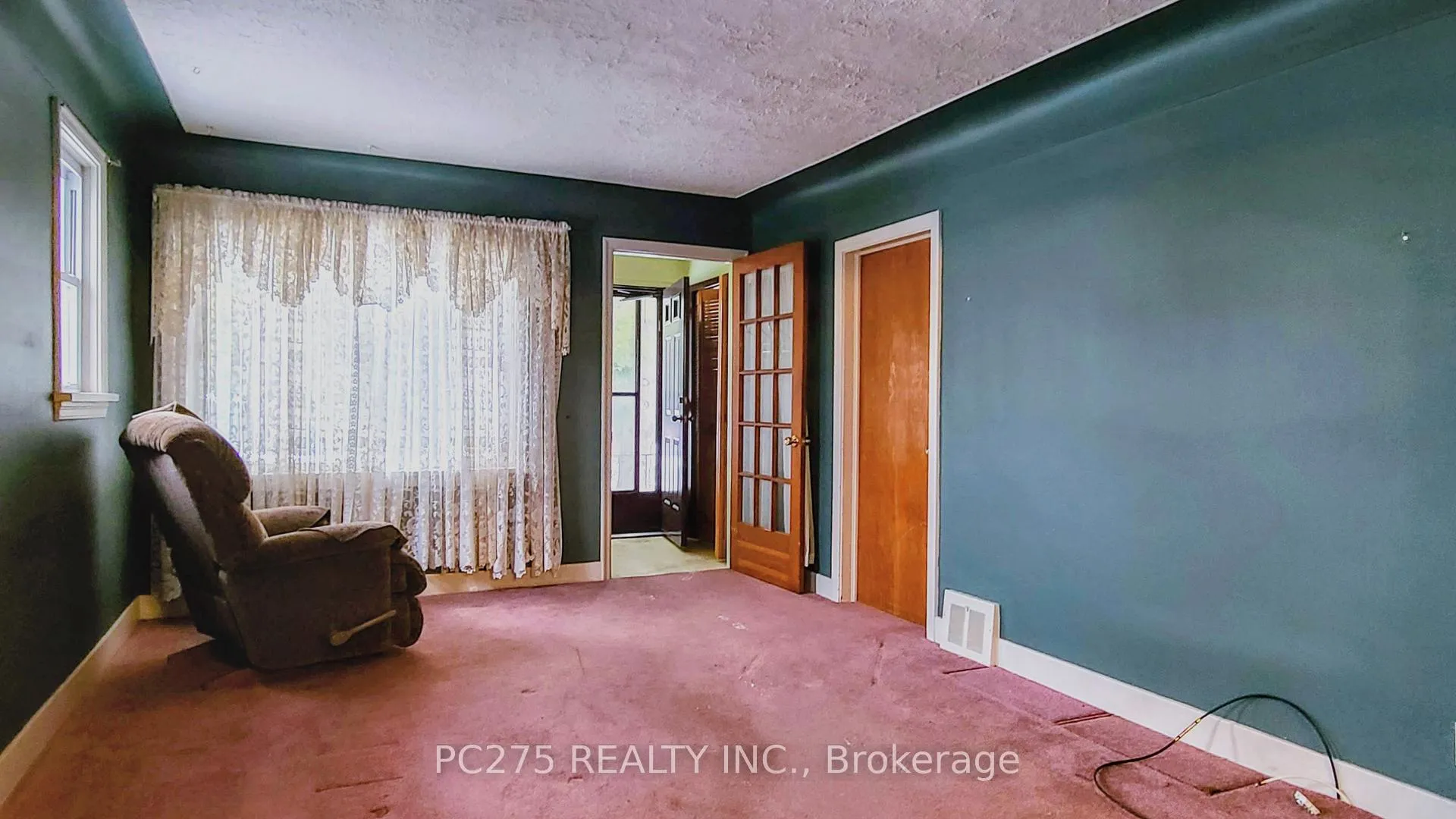 Photo 4 of 1531 Howland Avenue, London, East H — HOMEH