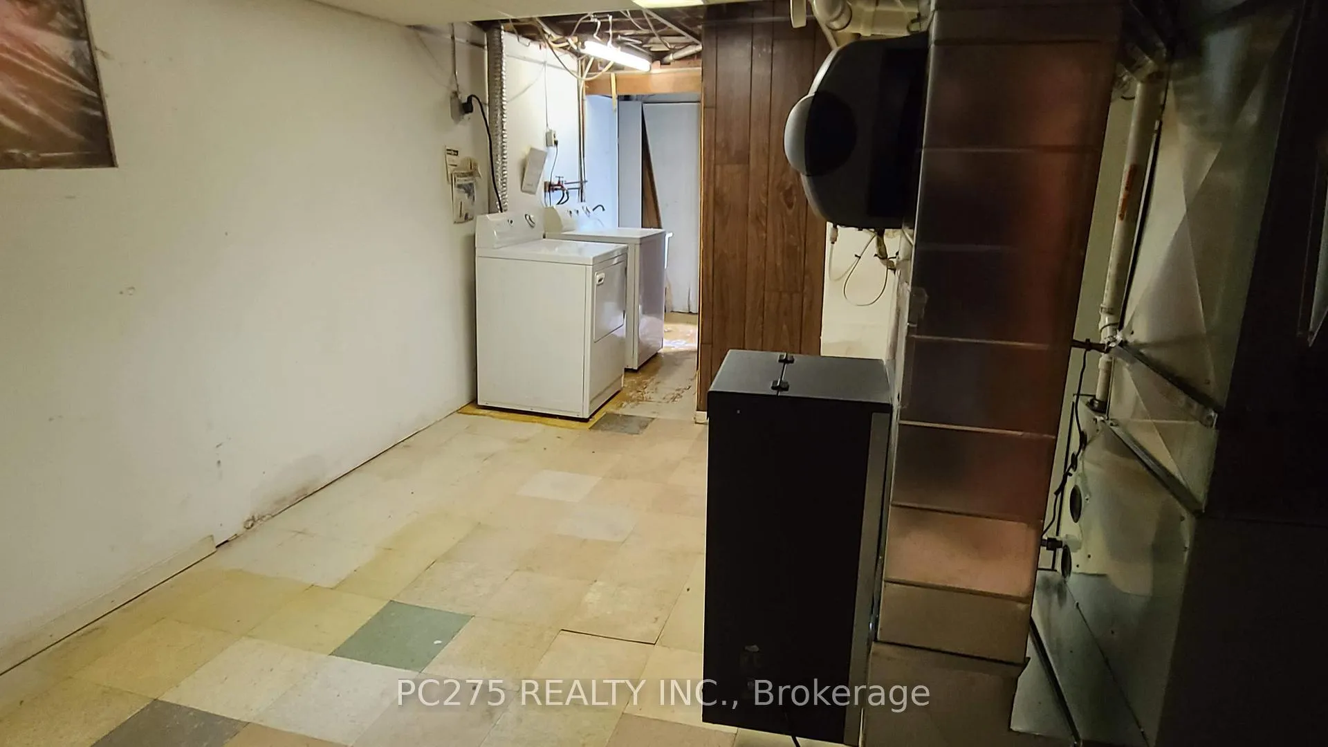 Photo 16 of 1531 Howland Avenue, London, East H — HOMEH