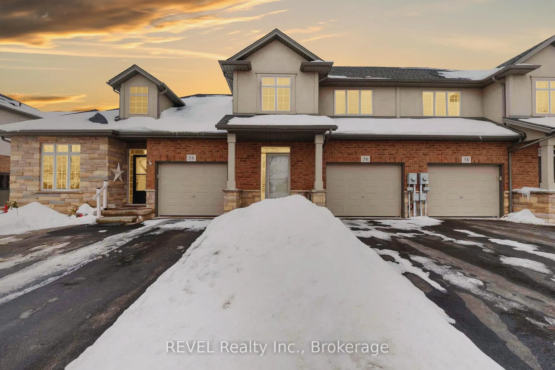 Photo 1 of 56 Tanner Drive, Pelham, Fonthill — HOMEH