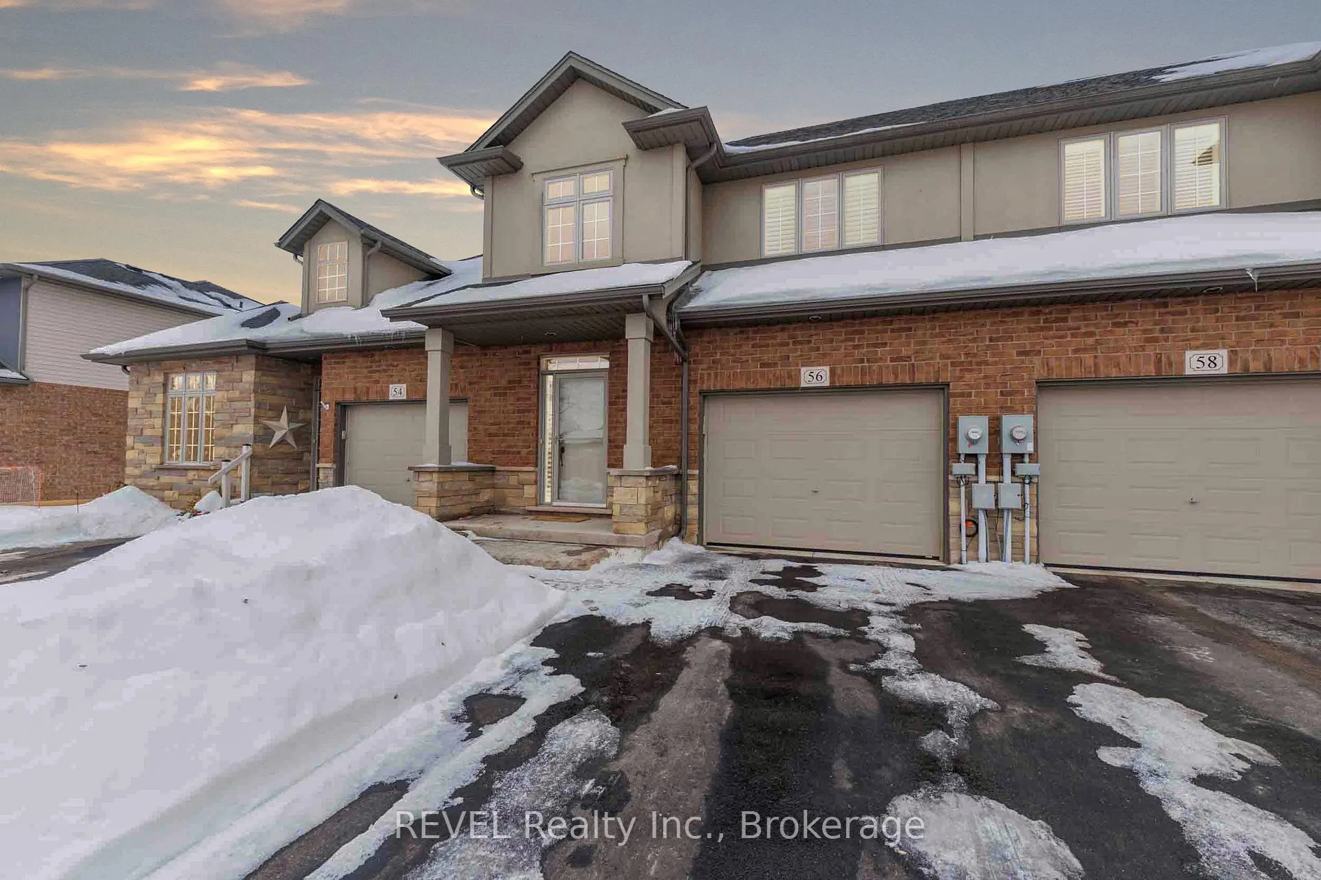 Photo 3 of 56 Tanner Drive, Pelham, Fonthill — HOMEH