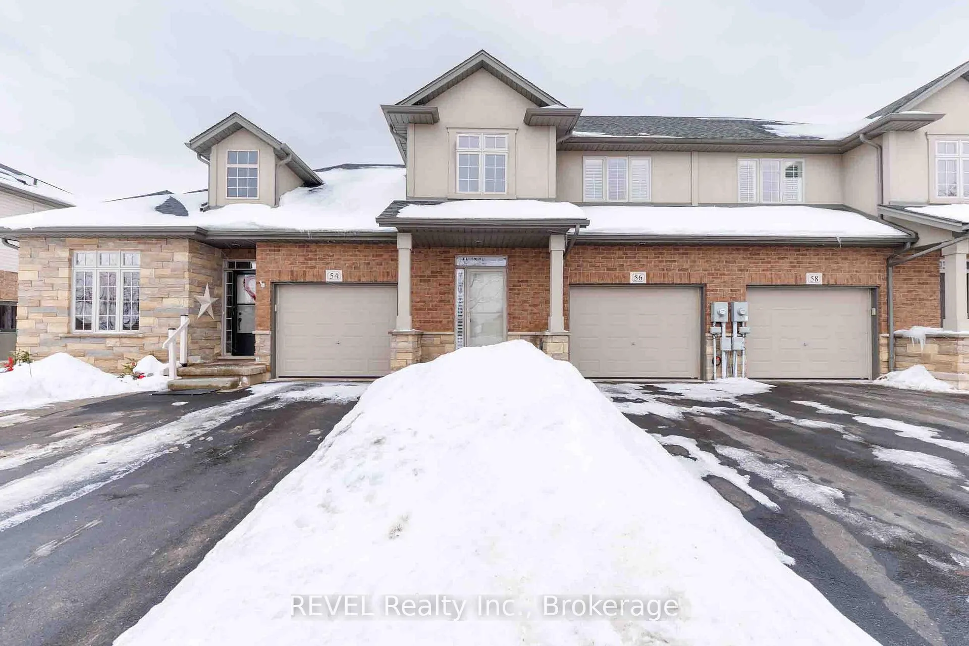 Photo 4 of 56 Tanner Drive, Pelham, Fonthill — HOMEH