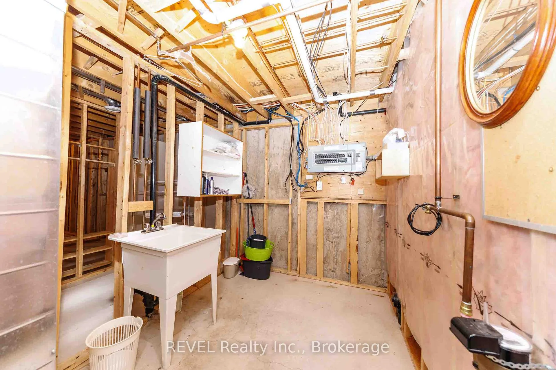 Photo 37 of 56 Tanner Drive, Pelham, Fonthill — HOMEH