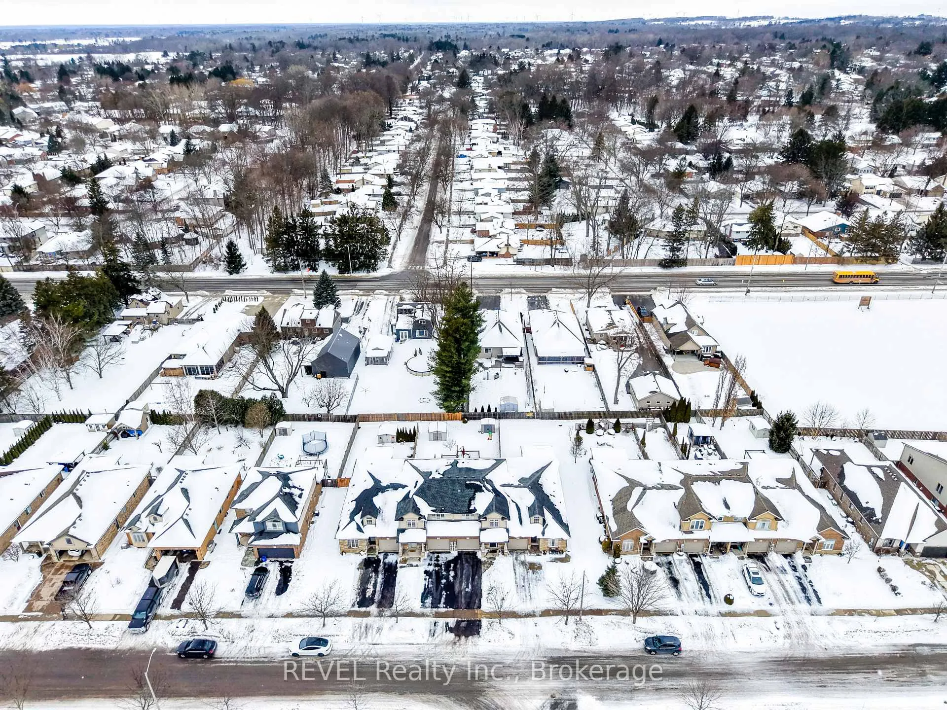 Photo 44 of 56 Tanner Drive, Pelham, Fonthill — HOMEH