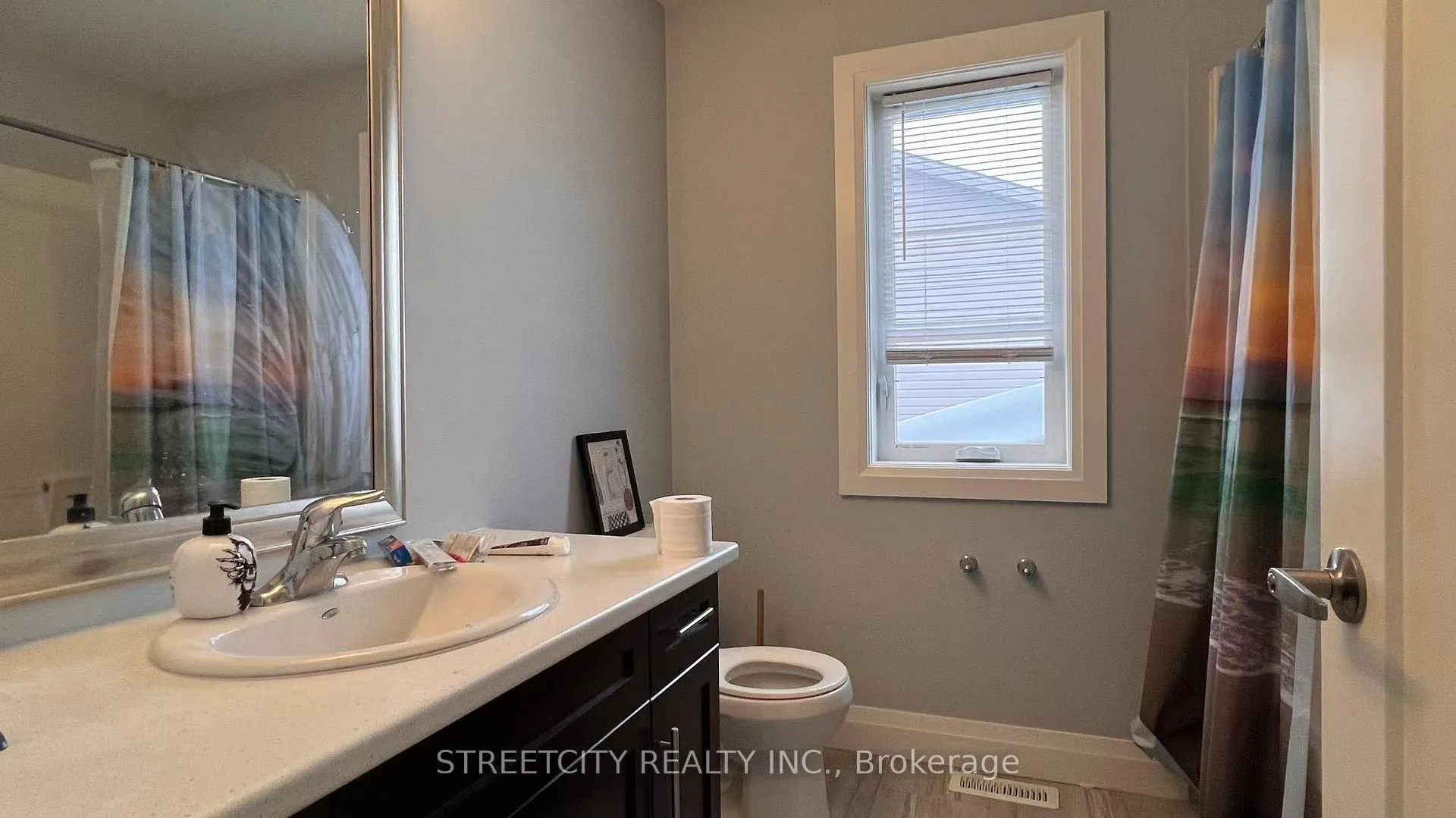 Photo 19 of 1614 Valhalla Street N, London, North E — HOMEH