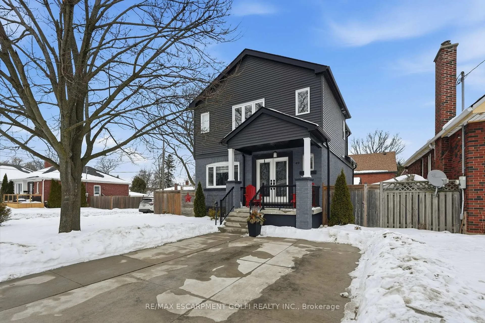 Photo 2 of 49 Brucedale Avenue E, Hamilton, Centremount — HOMEH