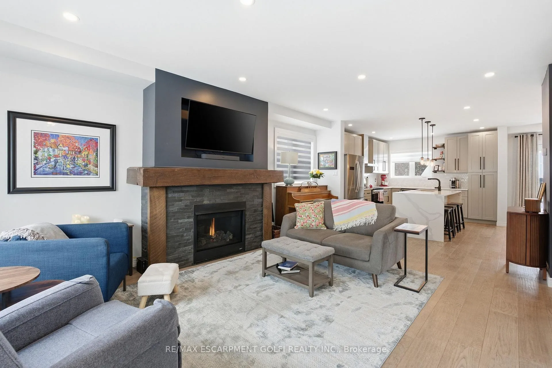 Photo 5 of 49 Brucedale Avenue E, Hamilton, Centremount — HOMEH