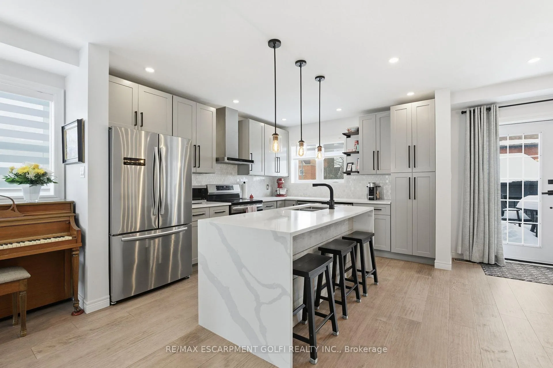 Photo 6 of 49 Brucedale Avenue E, Hamilton, Centremount — HOMEH