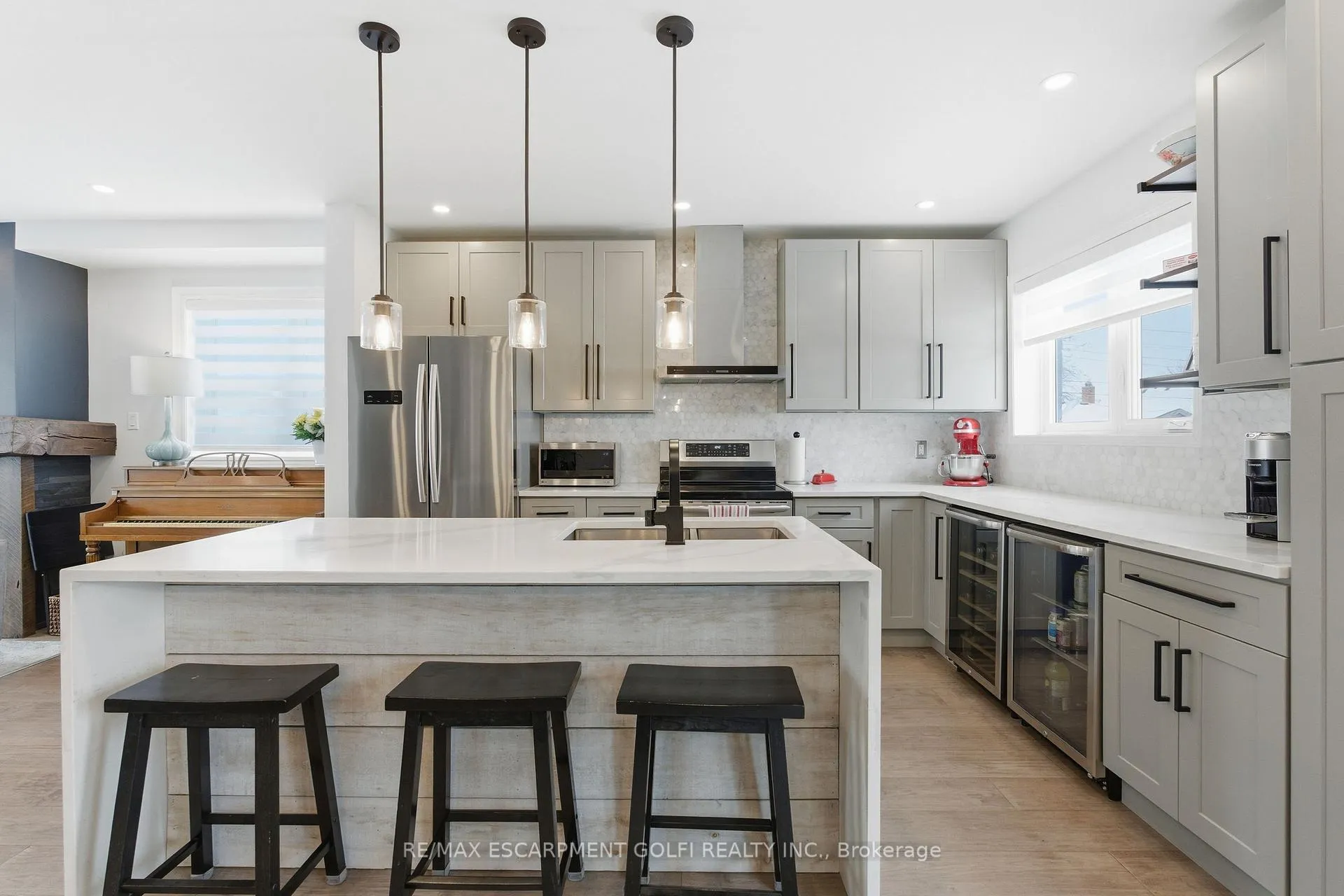 Photo 7 of 49 Brucedale Avenue E, Hamilton, Centremount — HOMEH
