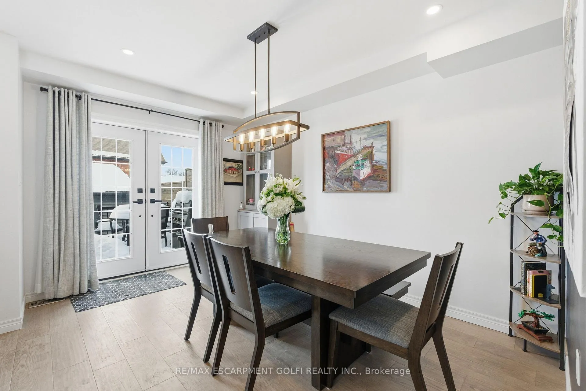 Photo 11 of 49 Brucedale Avenue E, Hamilton, Centremount — HOMEH