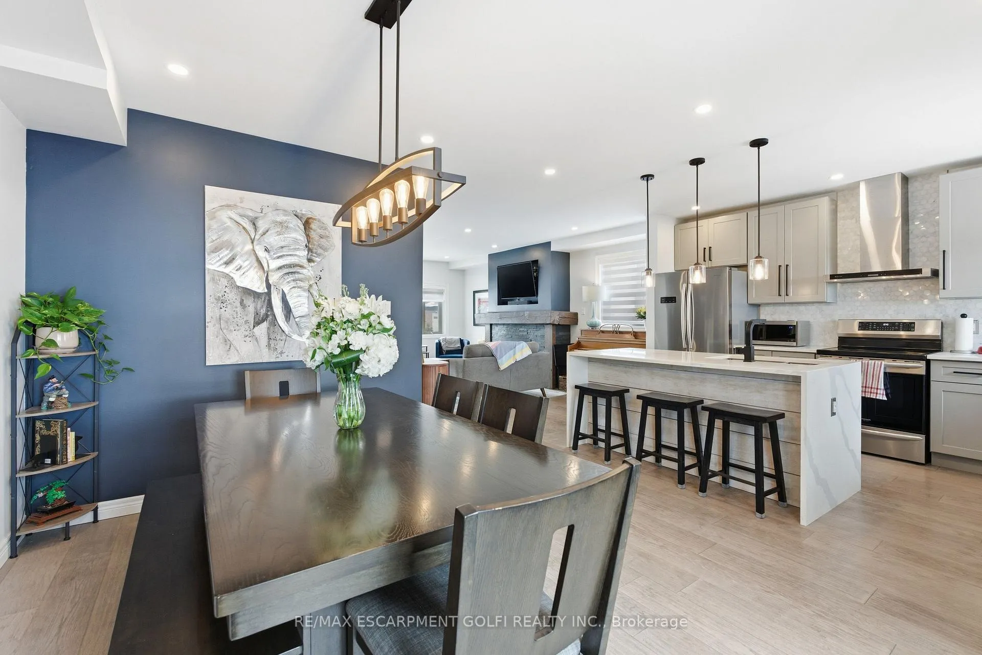 Photo 12 of 49 Brucedale Avenue E, Hamilton, Centremount — HOMEH