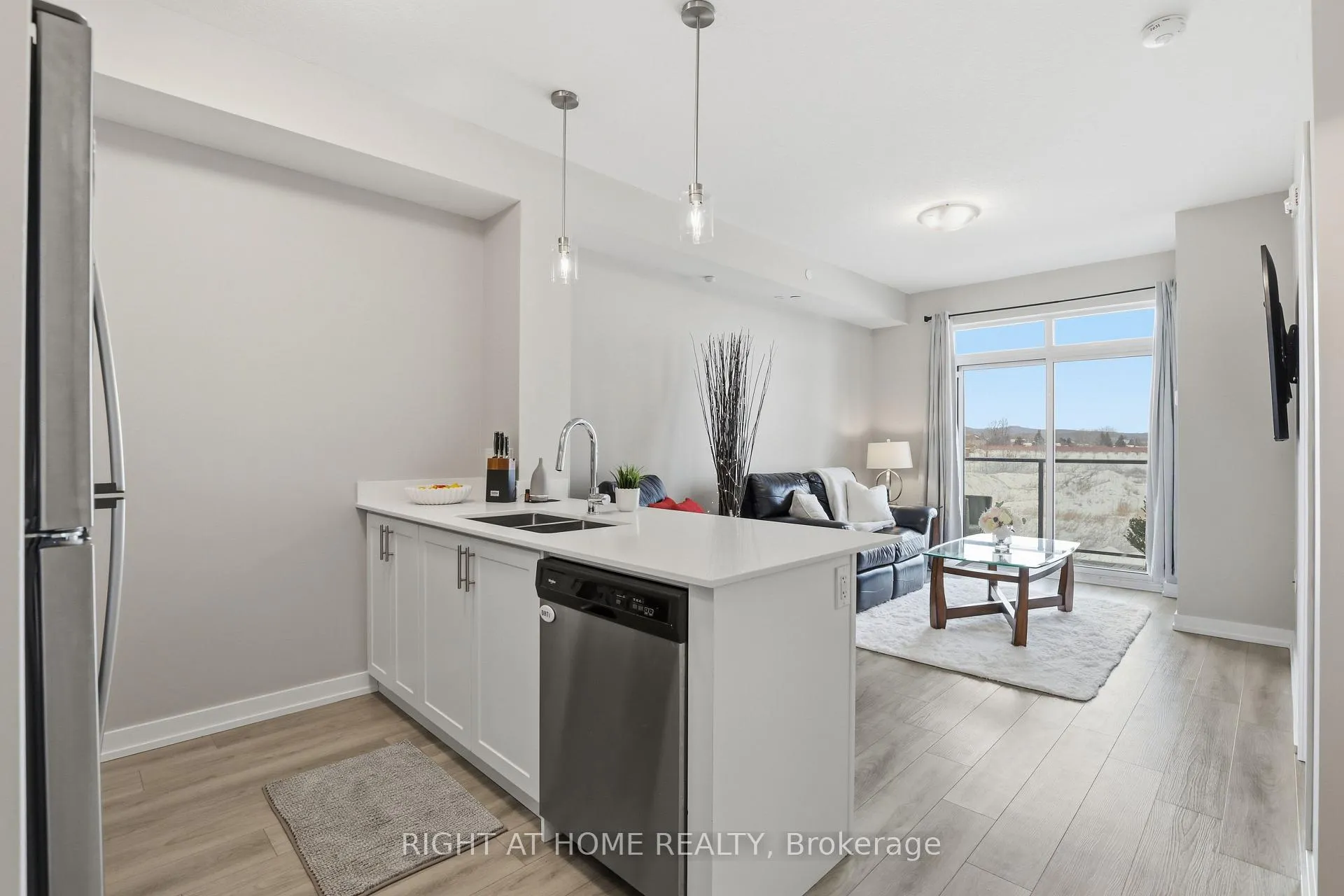 Front of Unit 203, 5055 Greenlane Road