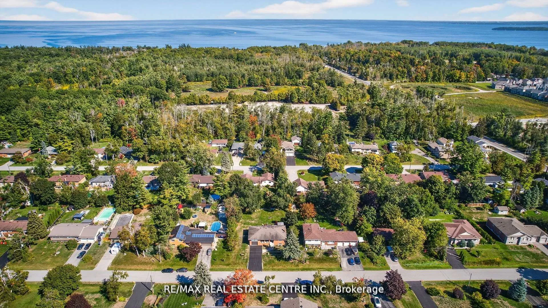 Photo 3 of 3047 Sandy Cove Drive, Innisfil, Rural Innisfil — HOMEH