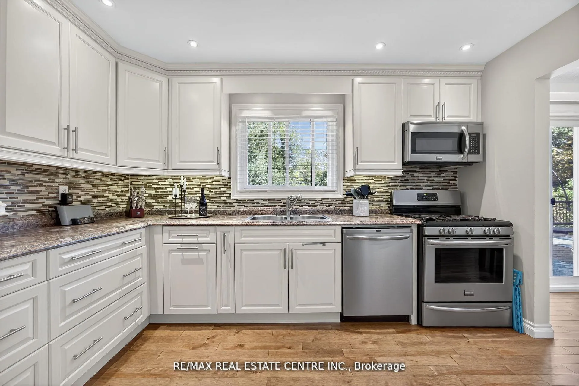 Photo 10 of 3047 Sandy Cove Drive, Innisfil, Rural Innisfil — HOMEH