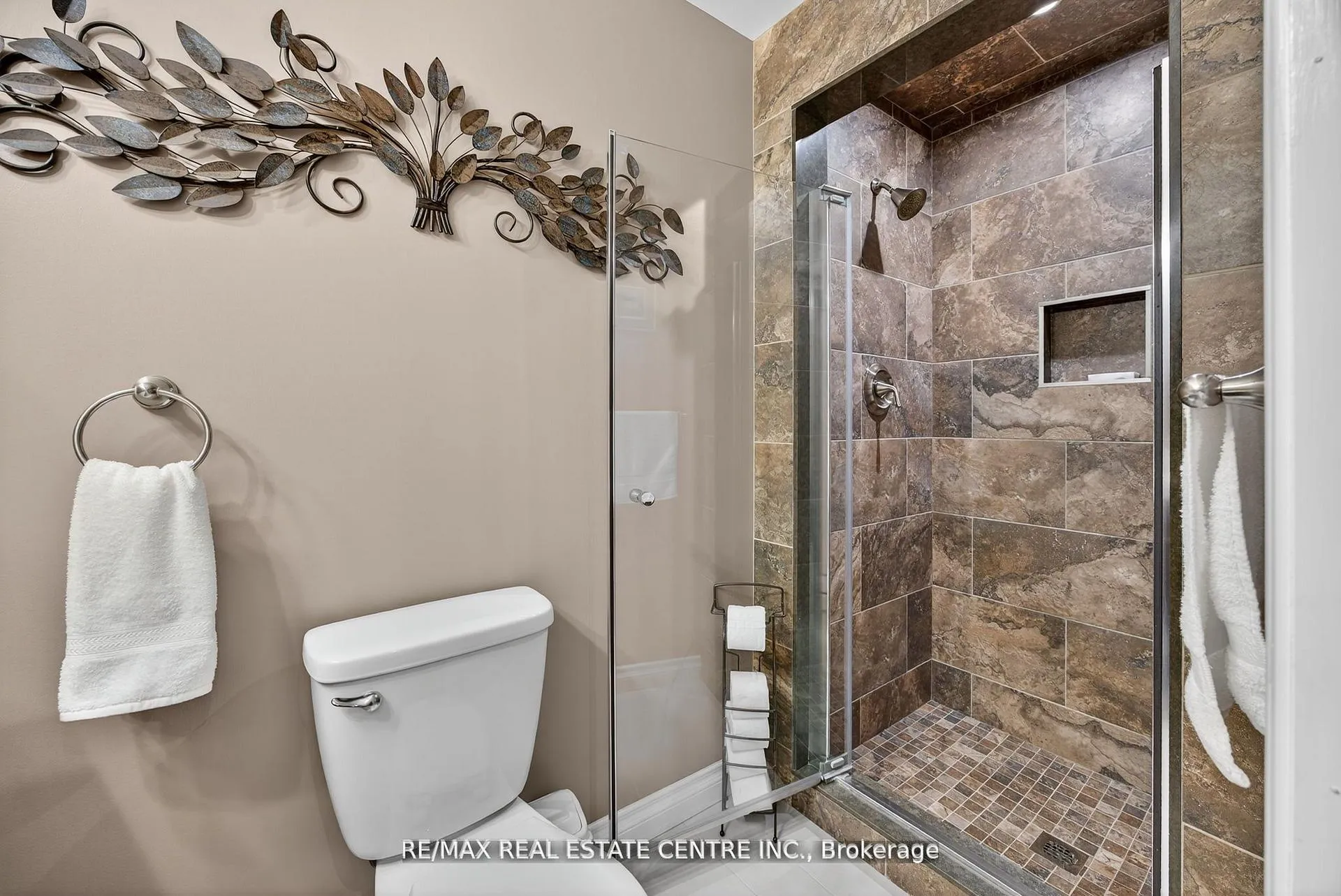 Photo 32 of 3047 Sandy Cove Drive, Innisfil, Rural Innisfil — HOMEH