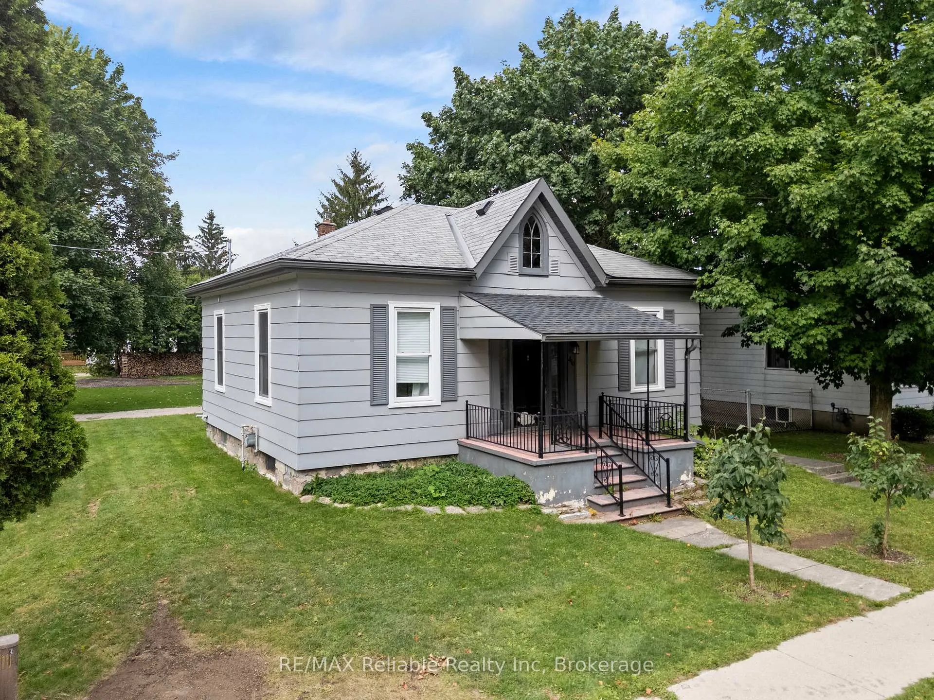 Photo 2 of 46 James Street, Huron East, Seaforth — HOMEH