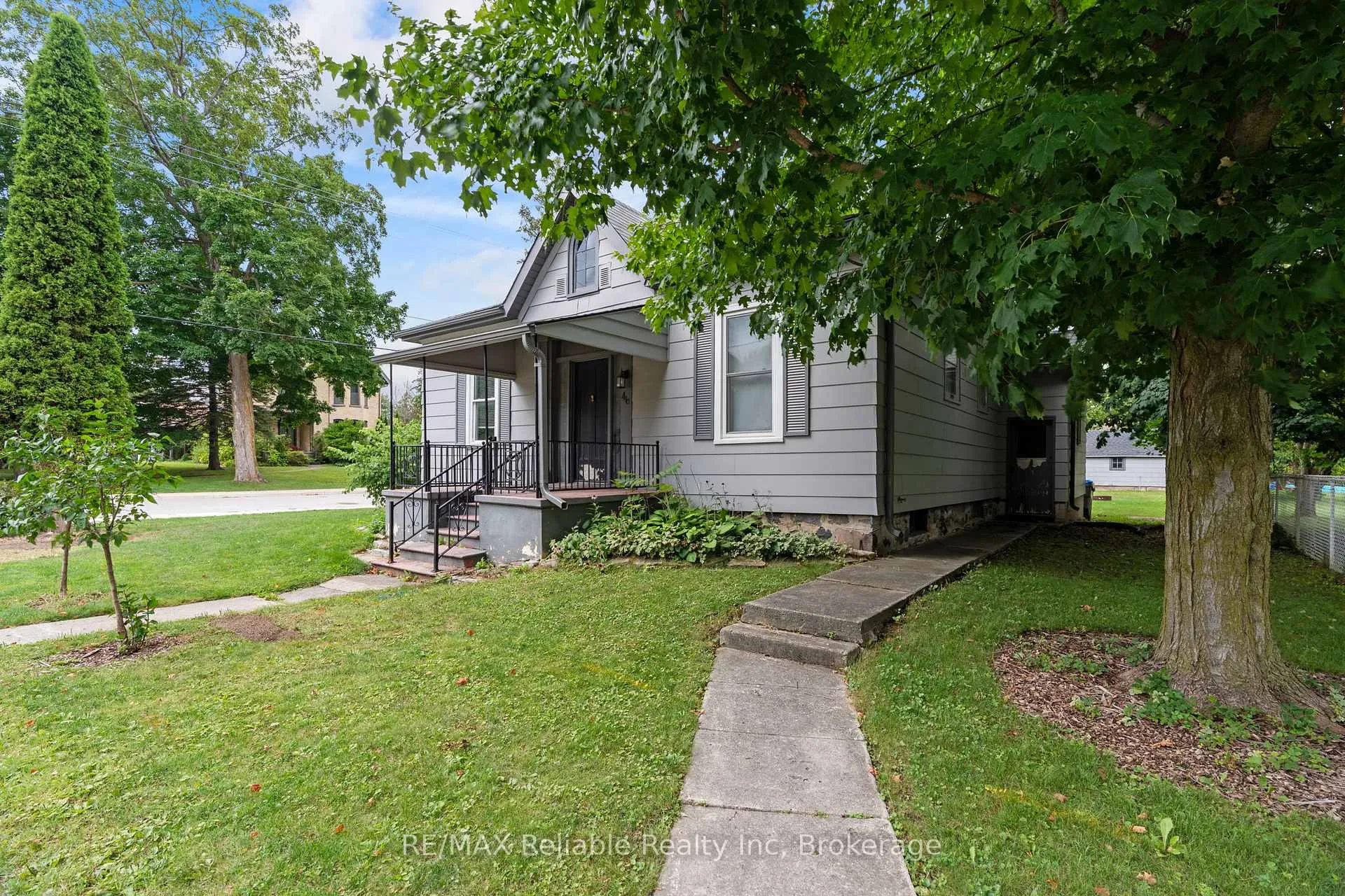 Photo 4 of 46 James Street, Huron East, Seaforth — HOMEH