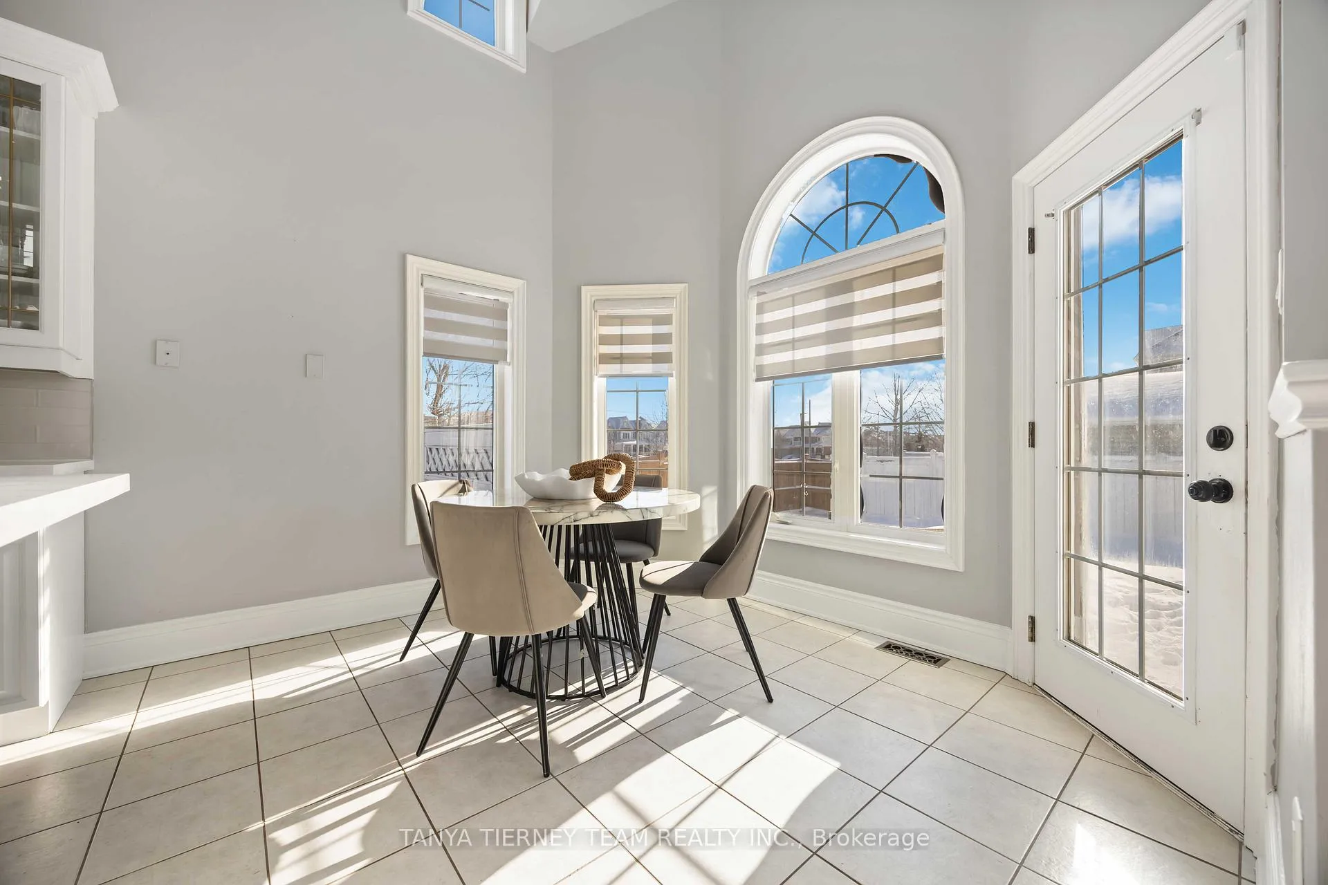 Photo 16 of 41 Apsley Crescent, Whitby, Brooklin — HOMEH