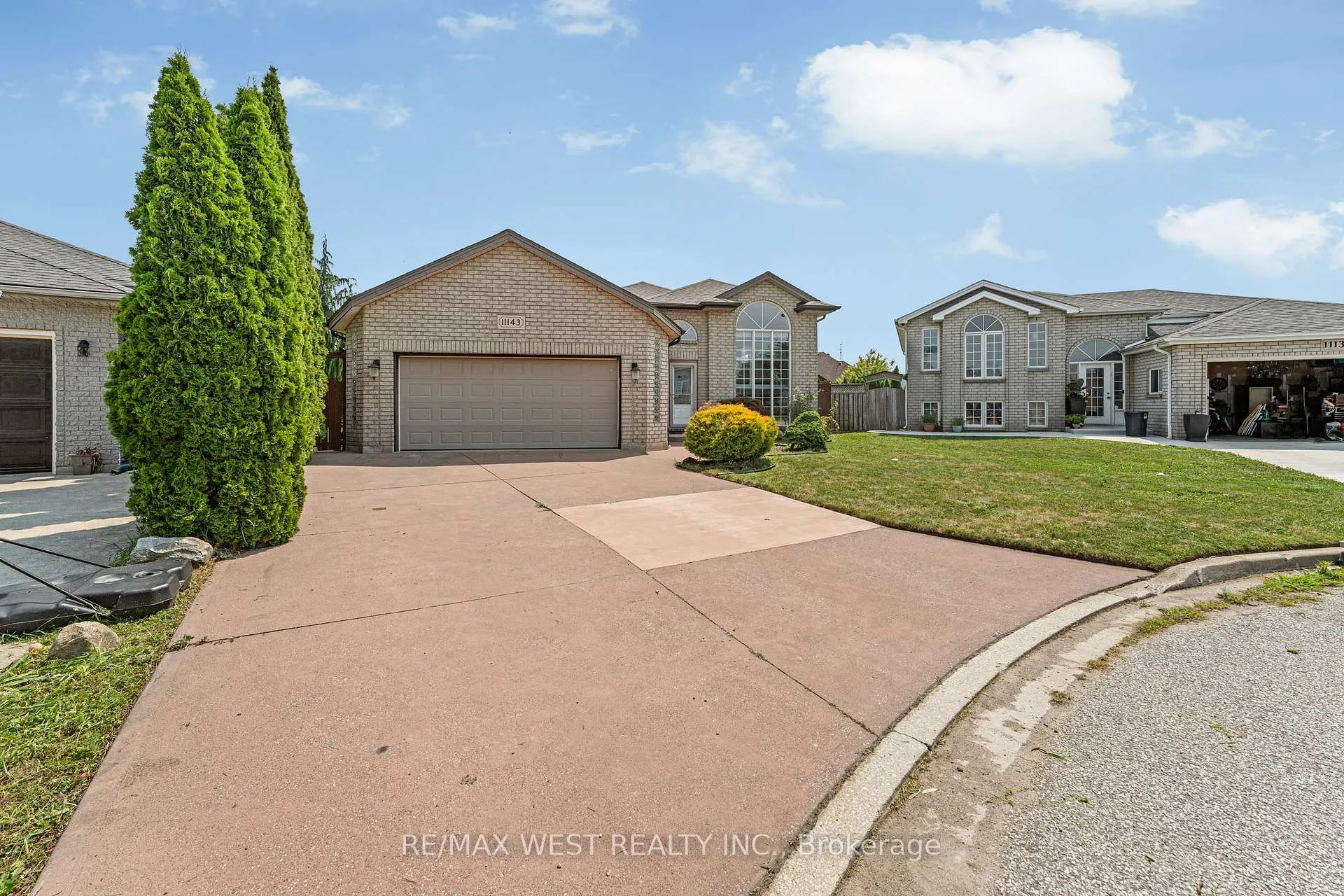 Photo 2 of 11143 Ancona Crescent, Windsor — HOMEH